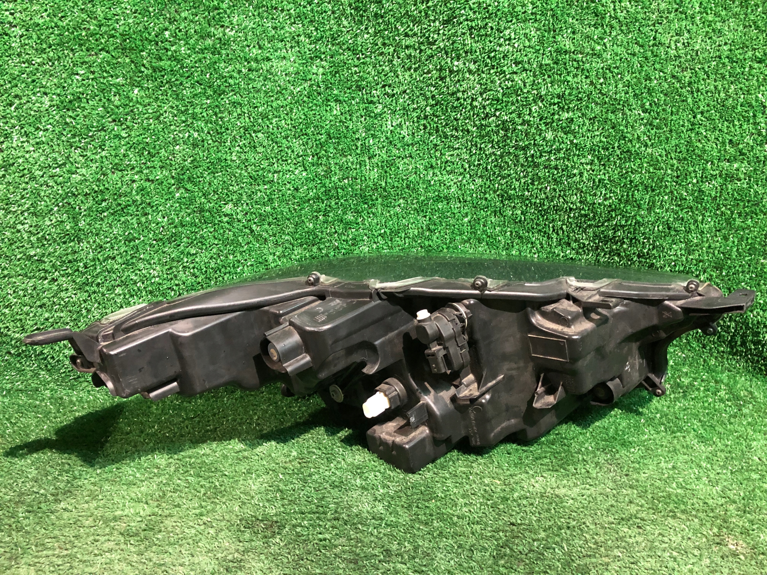 REFLEKTOR left TOYOTA YARIS IV FULL LED