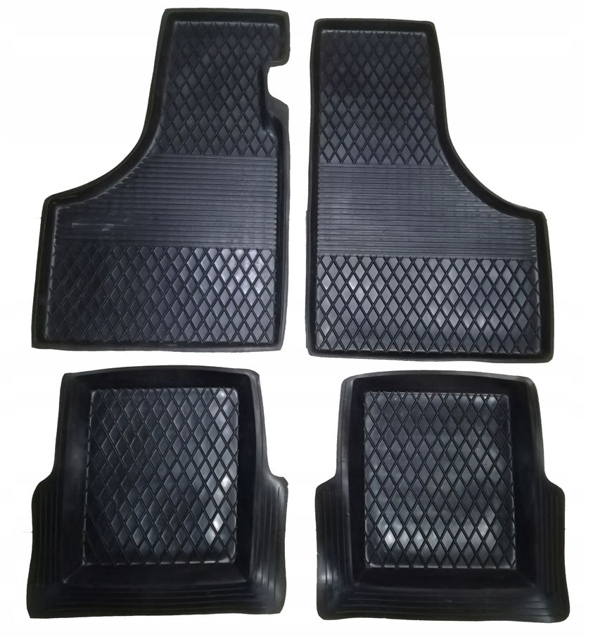 Fiat 126p Dywaniki gumowe czarne zestaw 4 sztuki przód tył