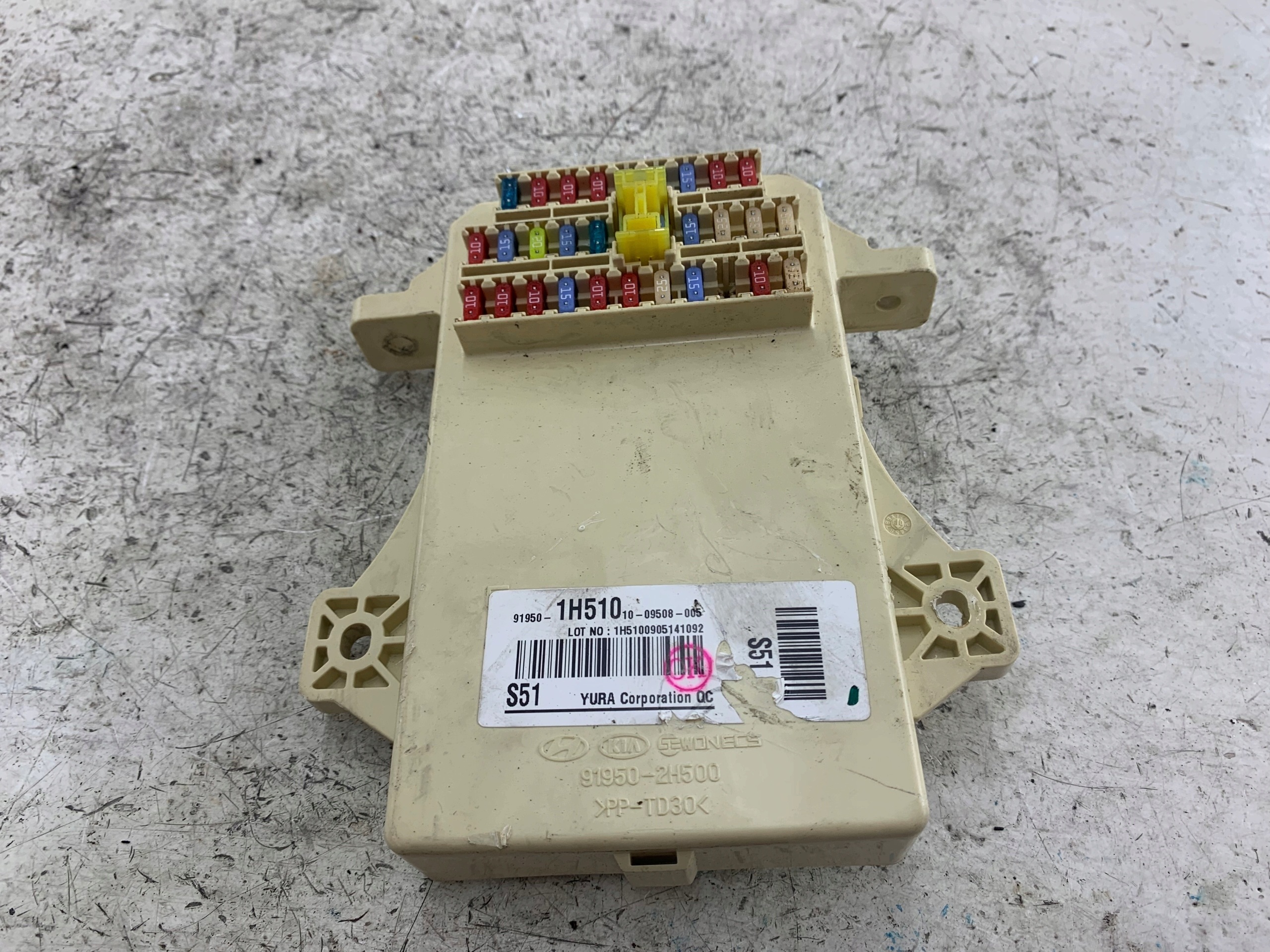 KIA CEED and fuse box 91950-1H510