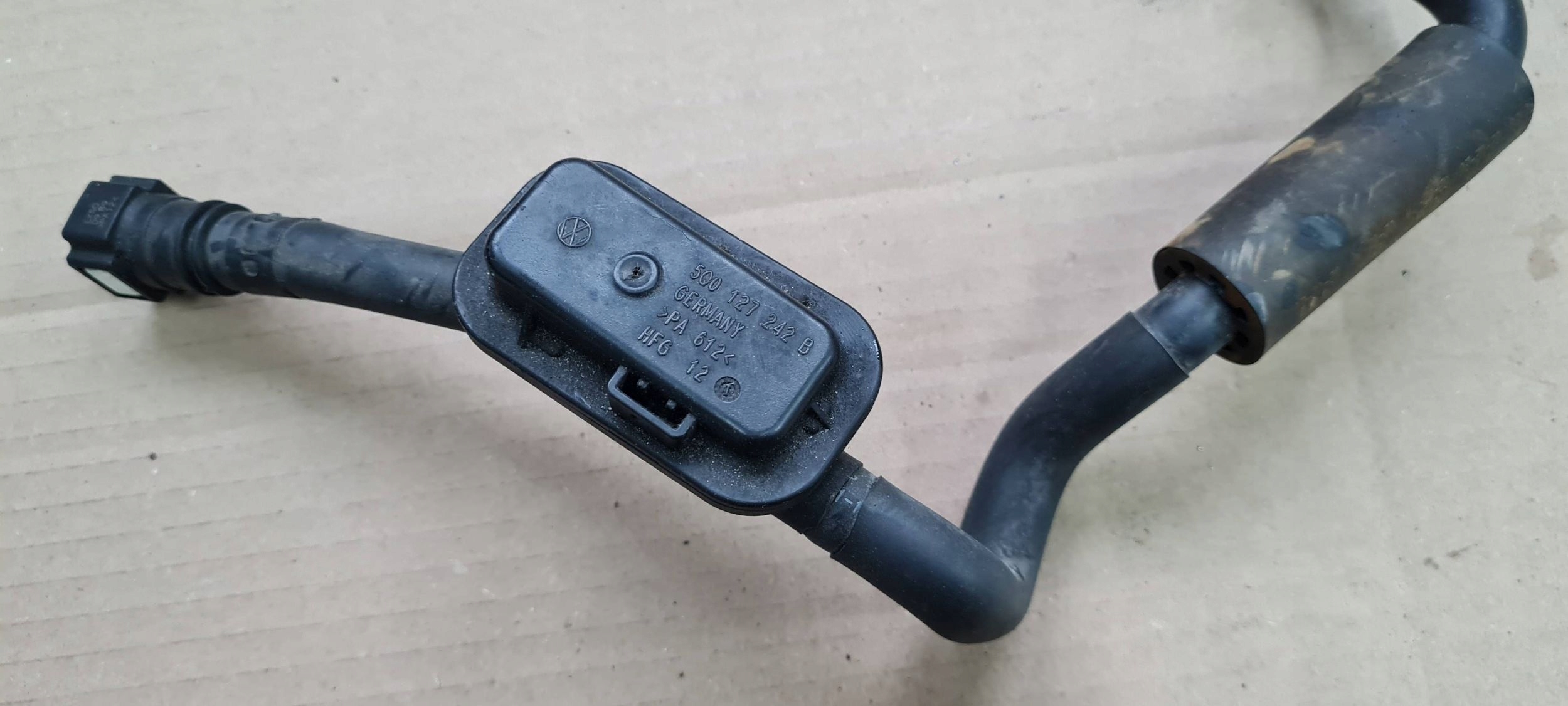 Q3 83A fuel line sensor hose 2.0 TFSI 5Q0127242B