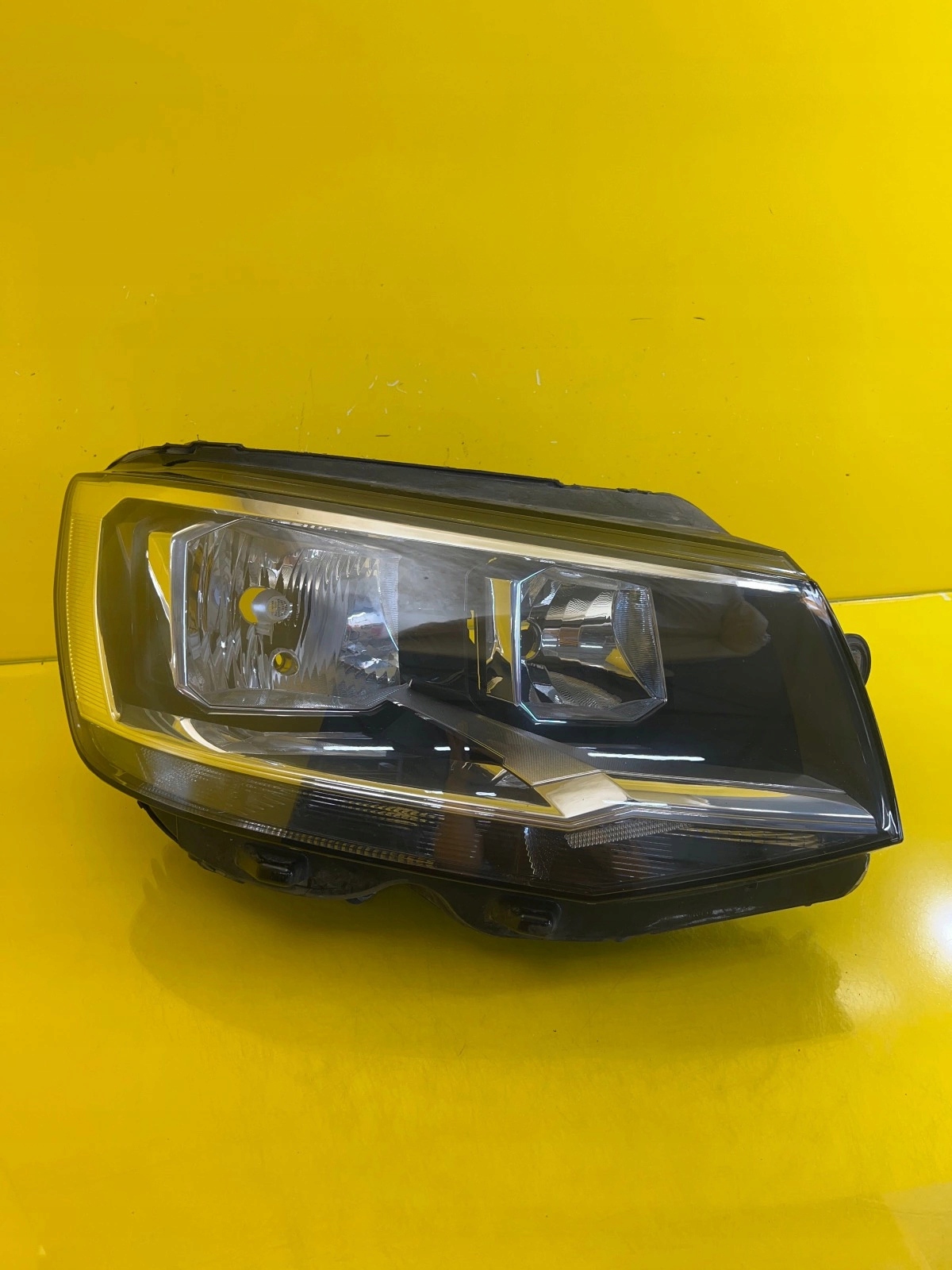 light right front VW T6 Transporter 7E 15- 7E1941006