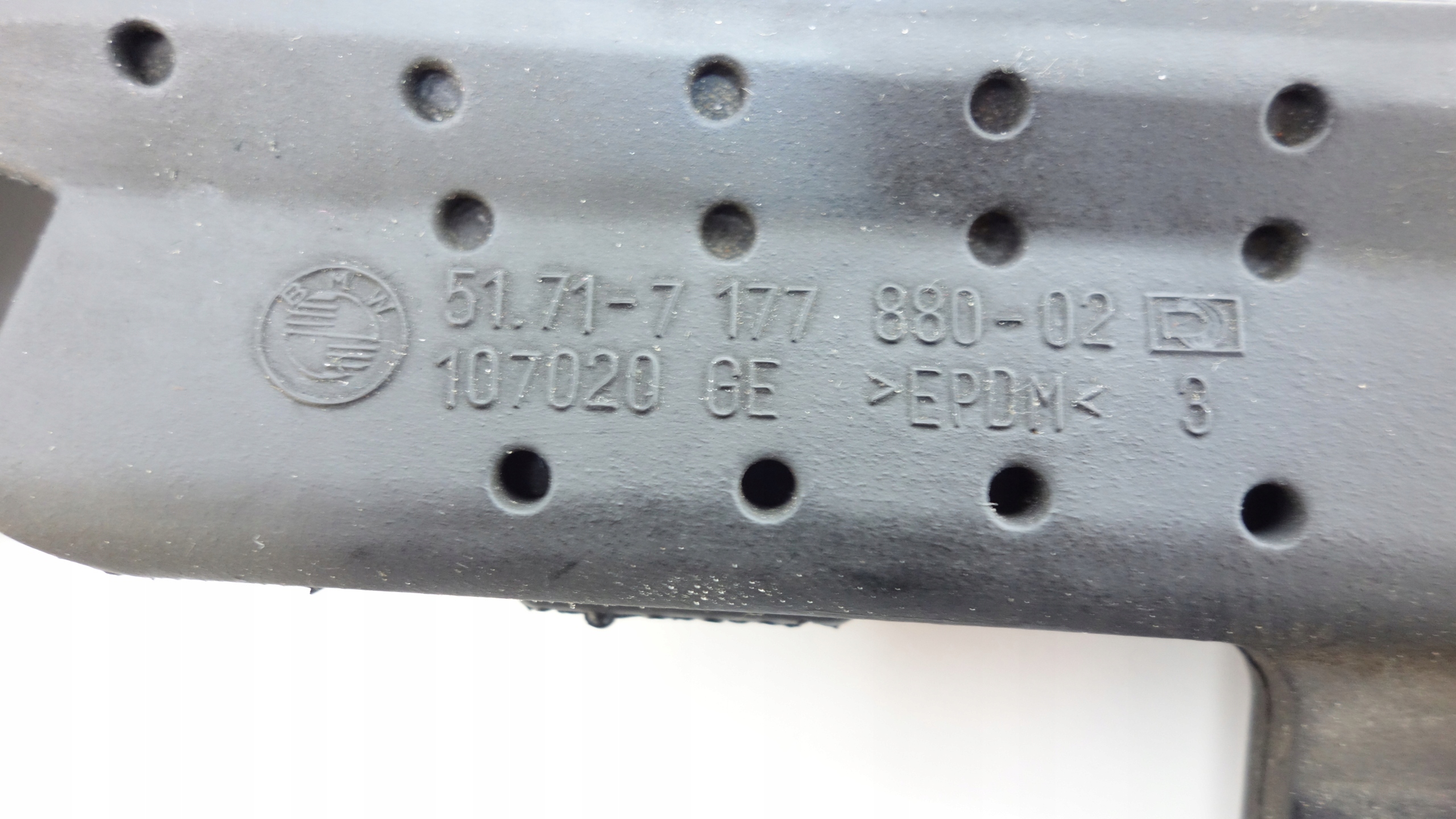BMW 3 III E92 E93 Joint Couverture tablier moteur de la serrure du capot 7177880