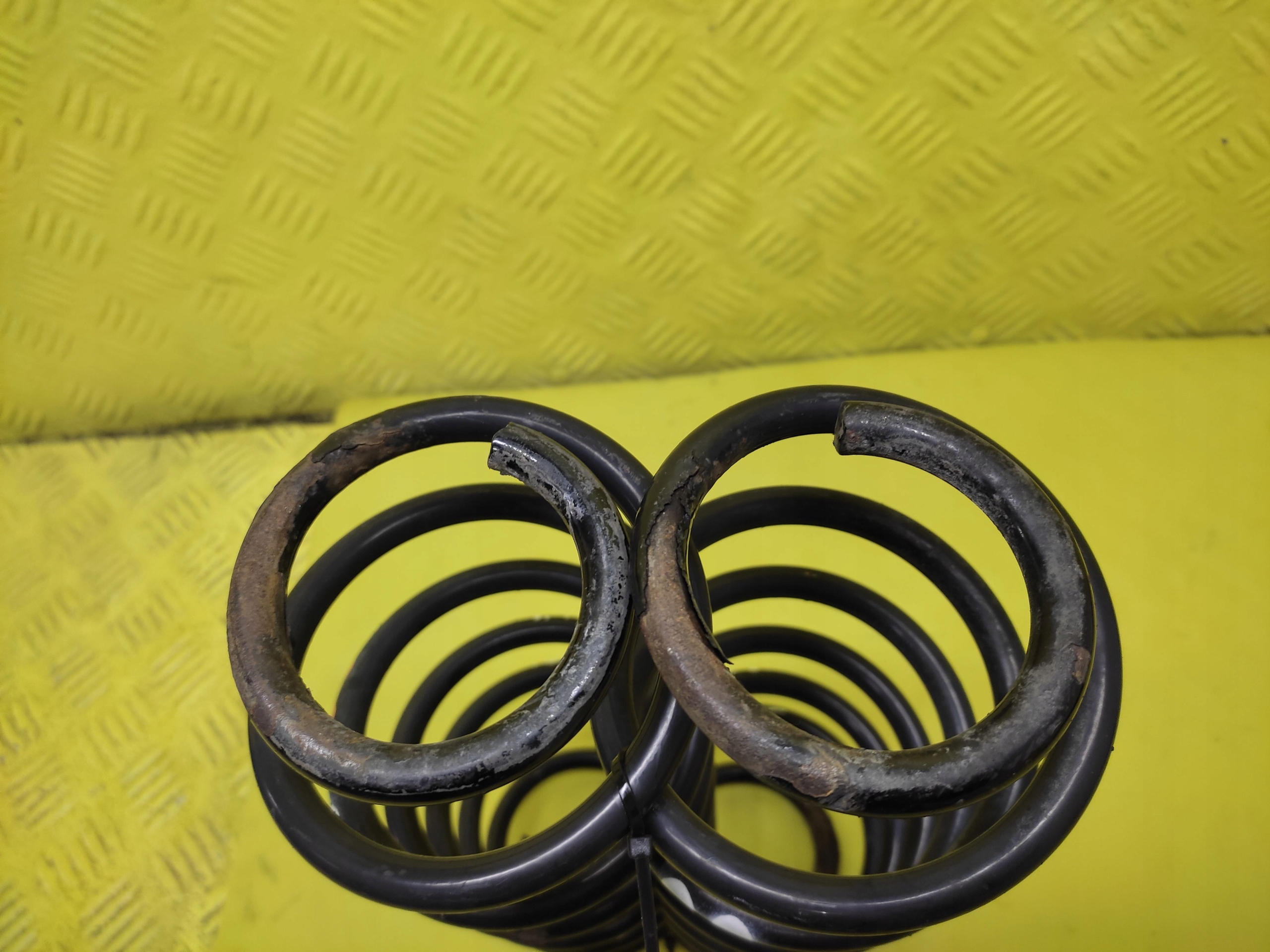 SEAT IBIZA III 1.4 16V springs springing rear part