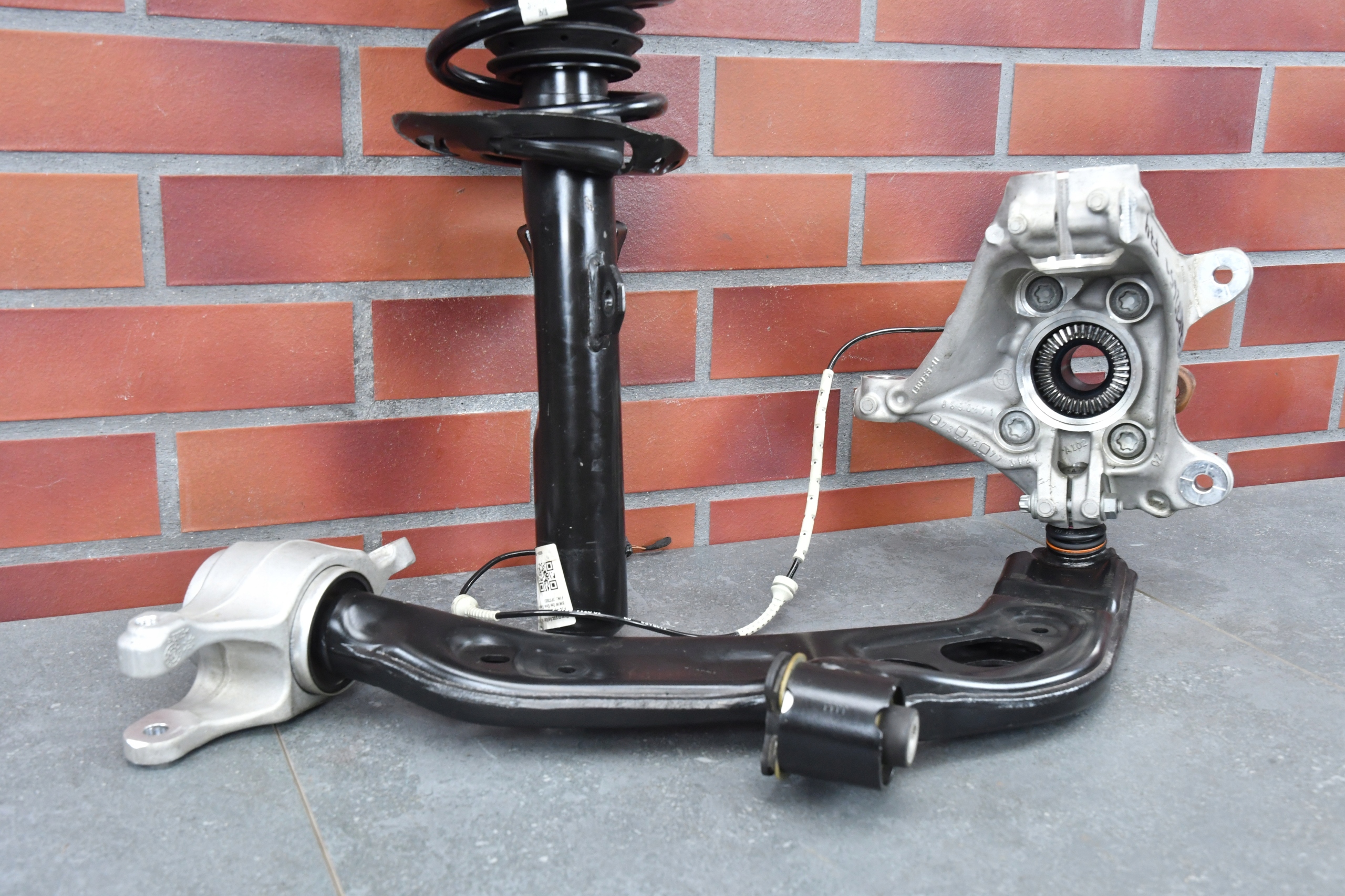 swing left front front shock absorber left BMW 2 F74 M235iX 3652km