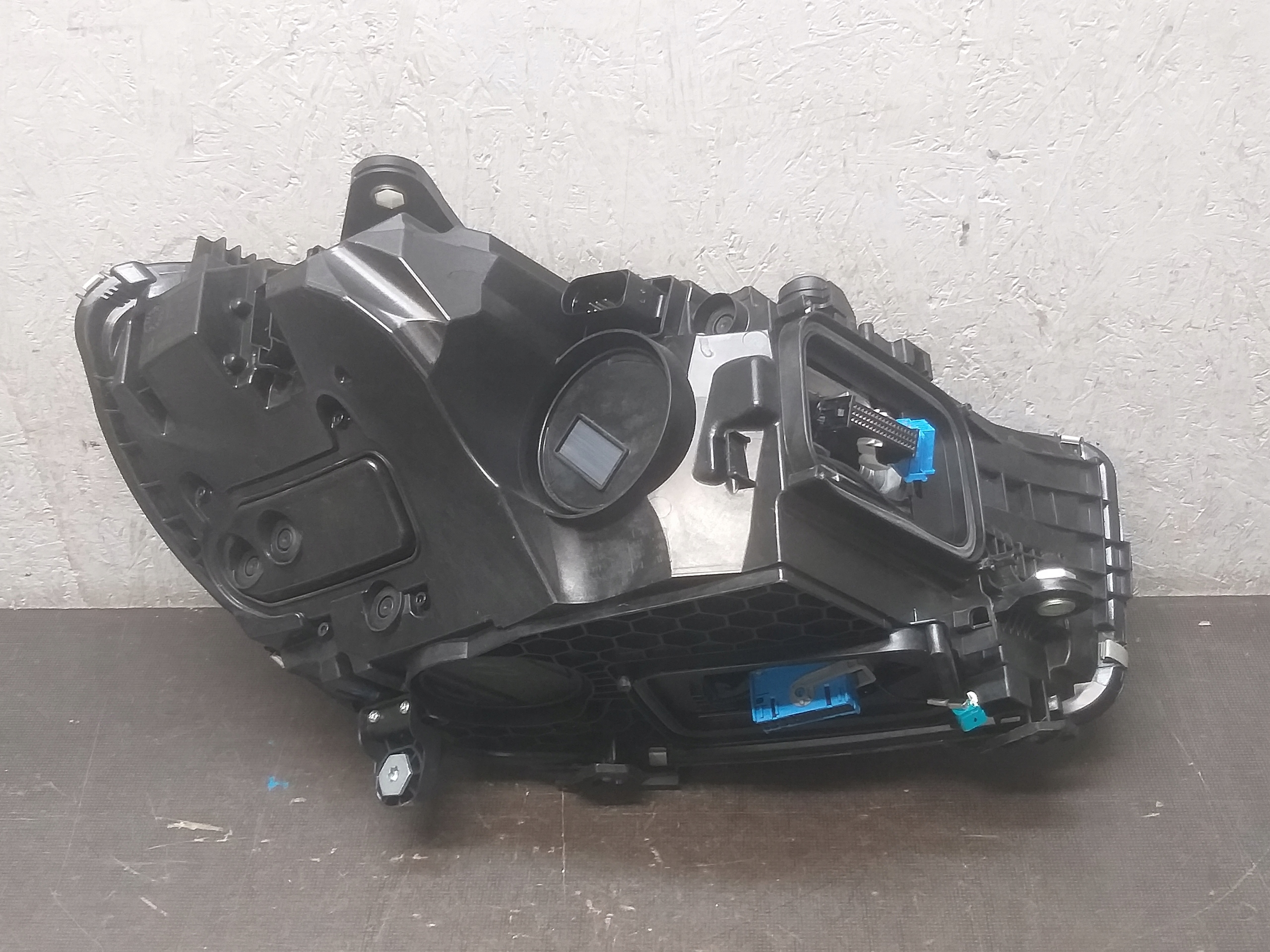 light front left MERCEDES C KLASA W206 FULL LED DIGITAL A2069067903