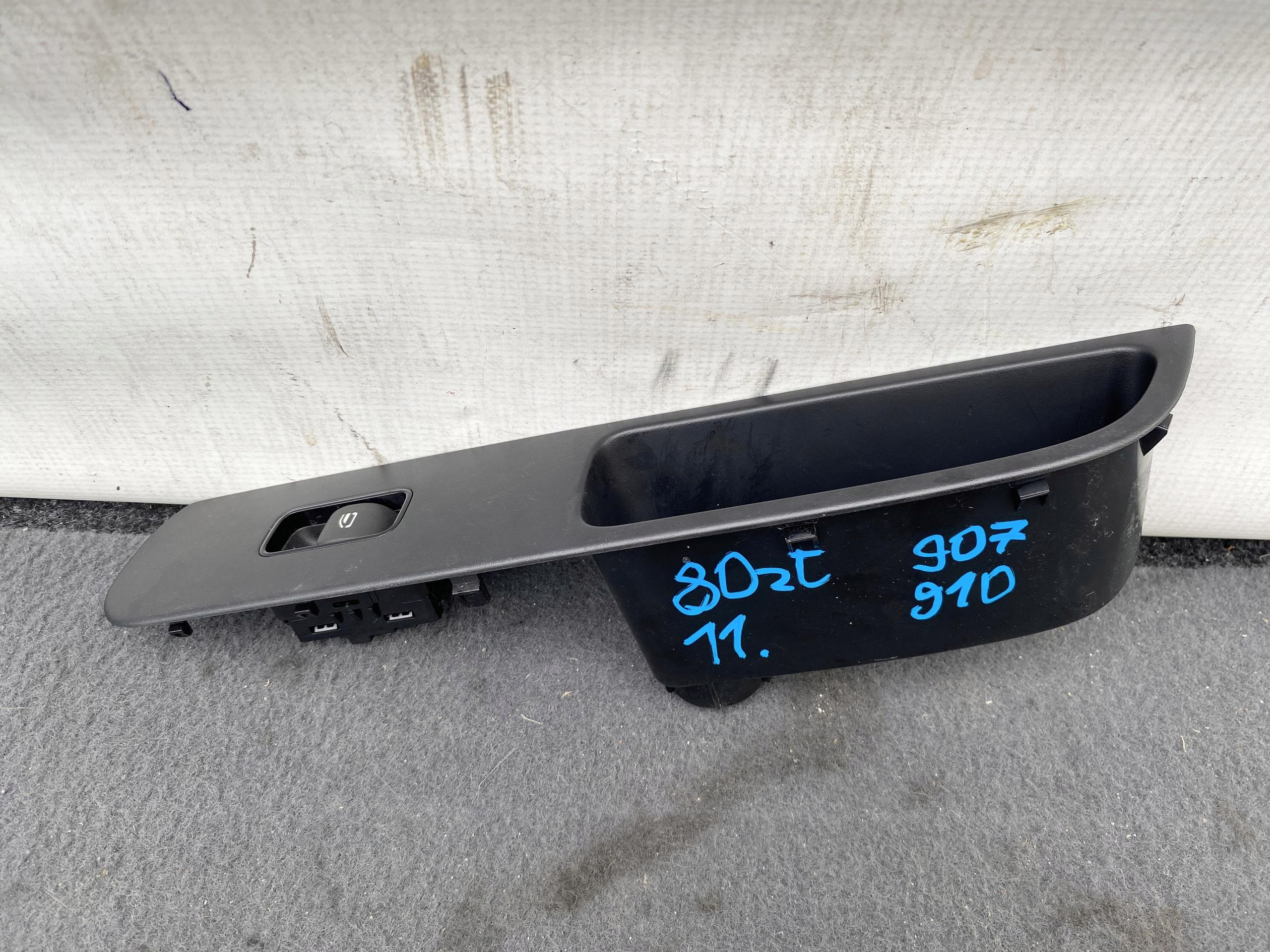 SPRINTER 907 910 17- control panel windows PRZEDNIEJ right A9077220900