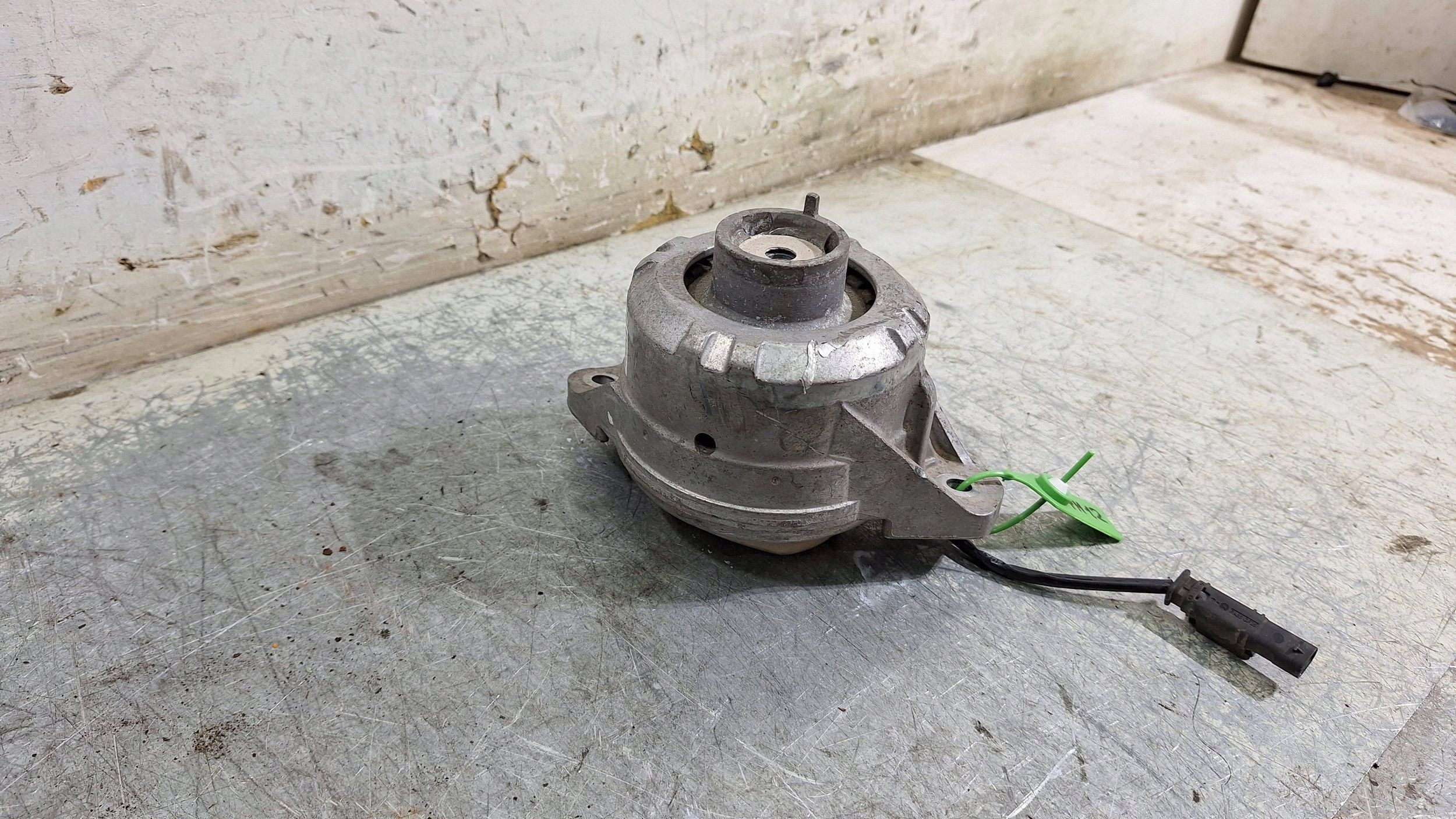 engine mount right A2052405317 MERCEDES C KLSA W205 2.2 CDI 4MATIC