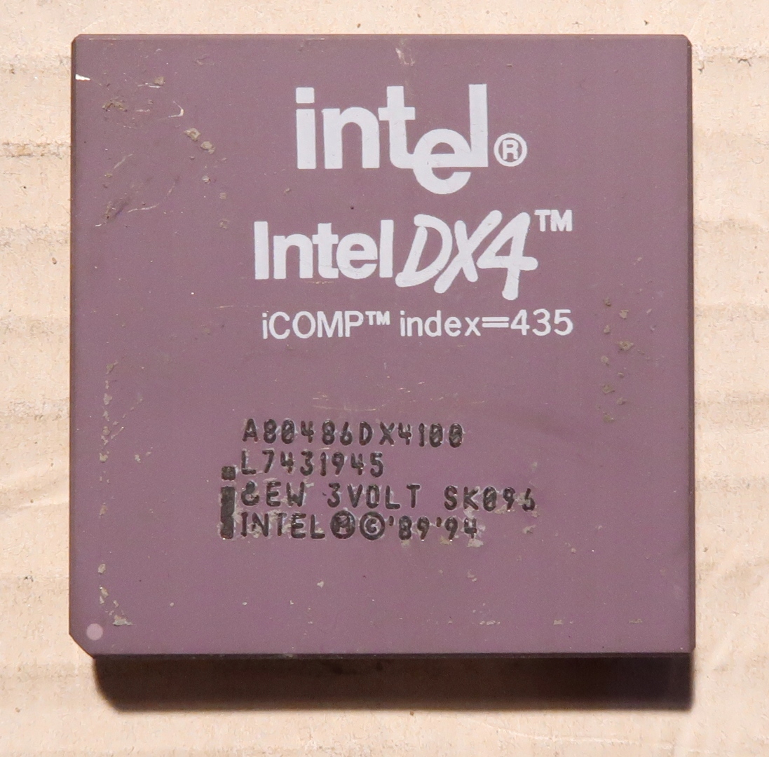Procesor-Intel-i486-486-DX4-