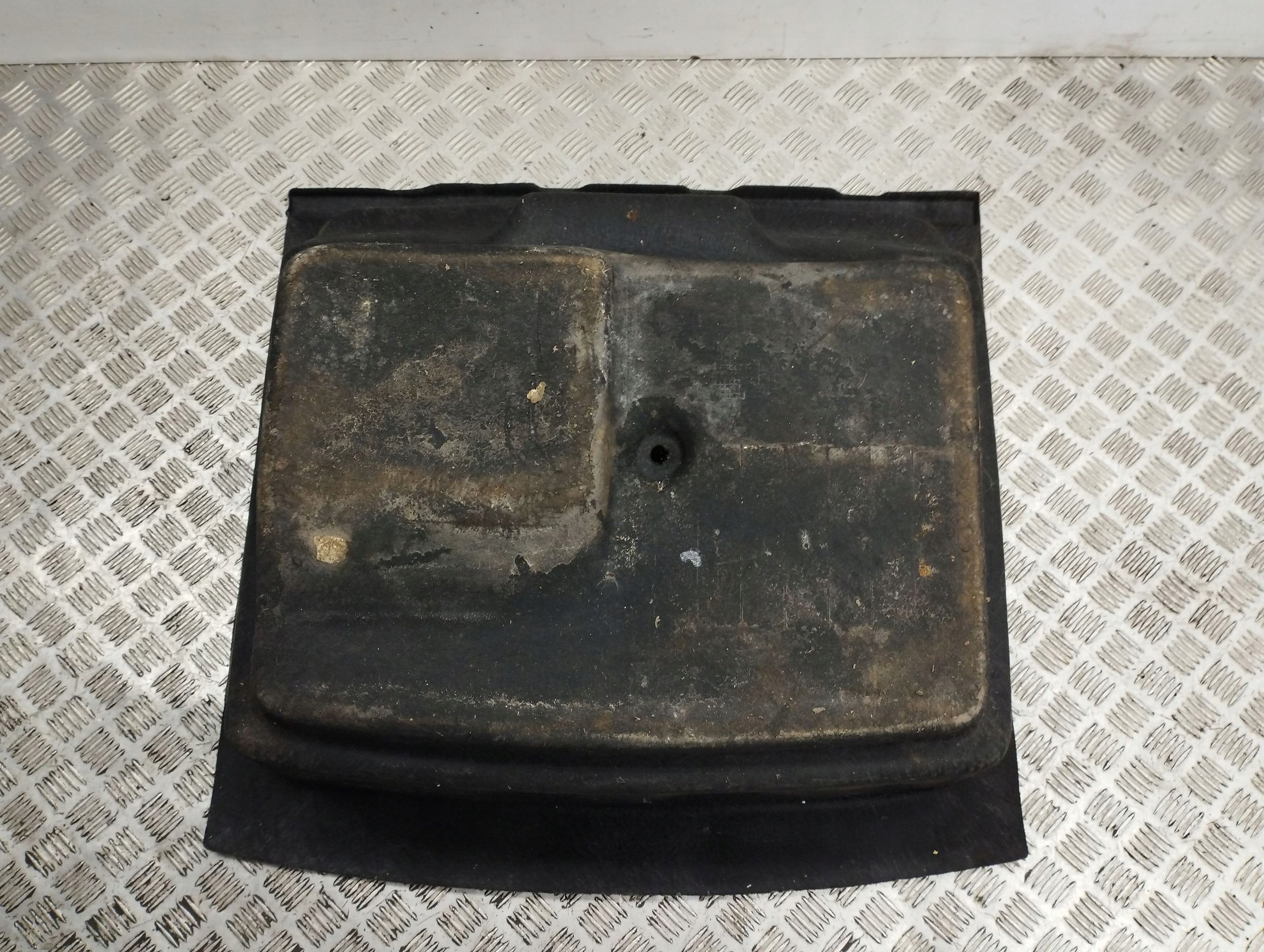 MASERATI QUATTROPORTE 2004 бардачок багажника