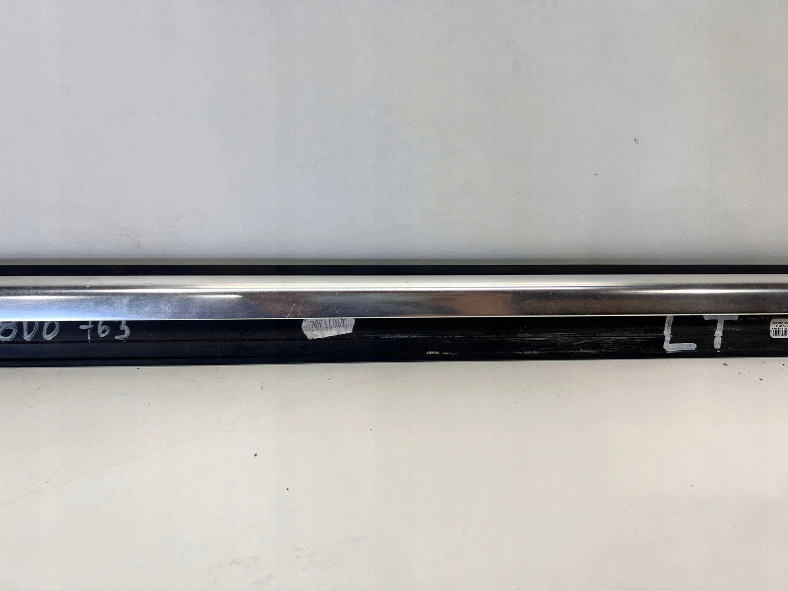 moulding CHROM door left rear part AUDI Q3 8U 8U0853763