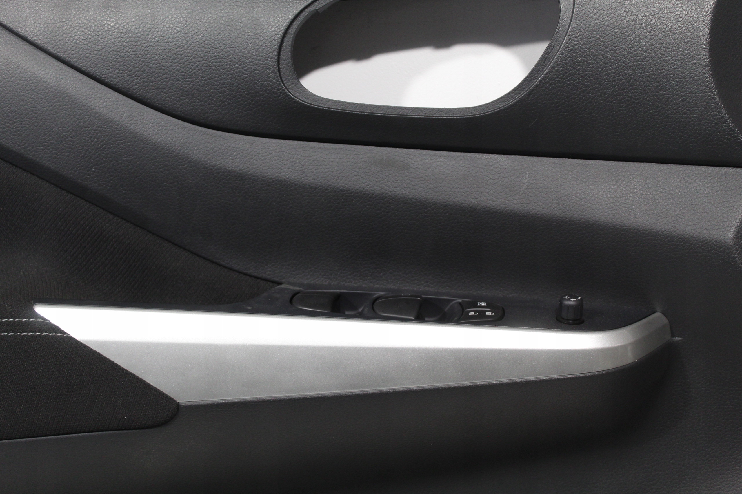side door left front RENAULT ALASKAN