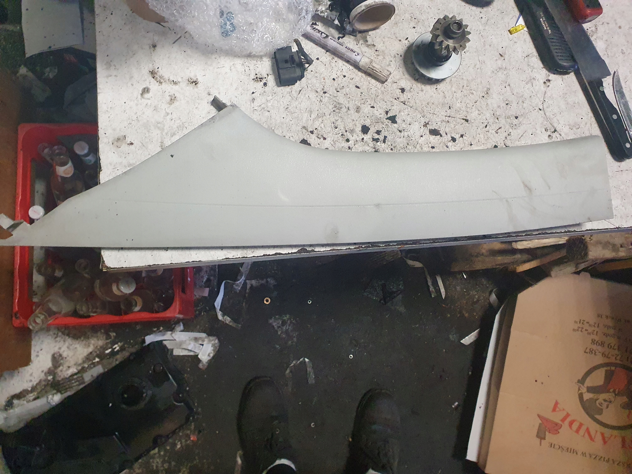 Крышка стойки левая A VW T5