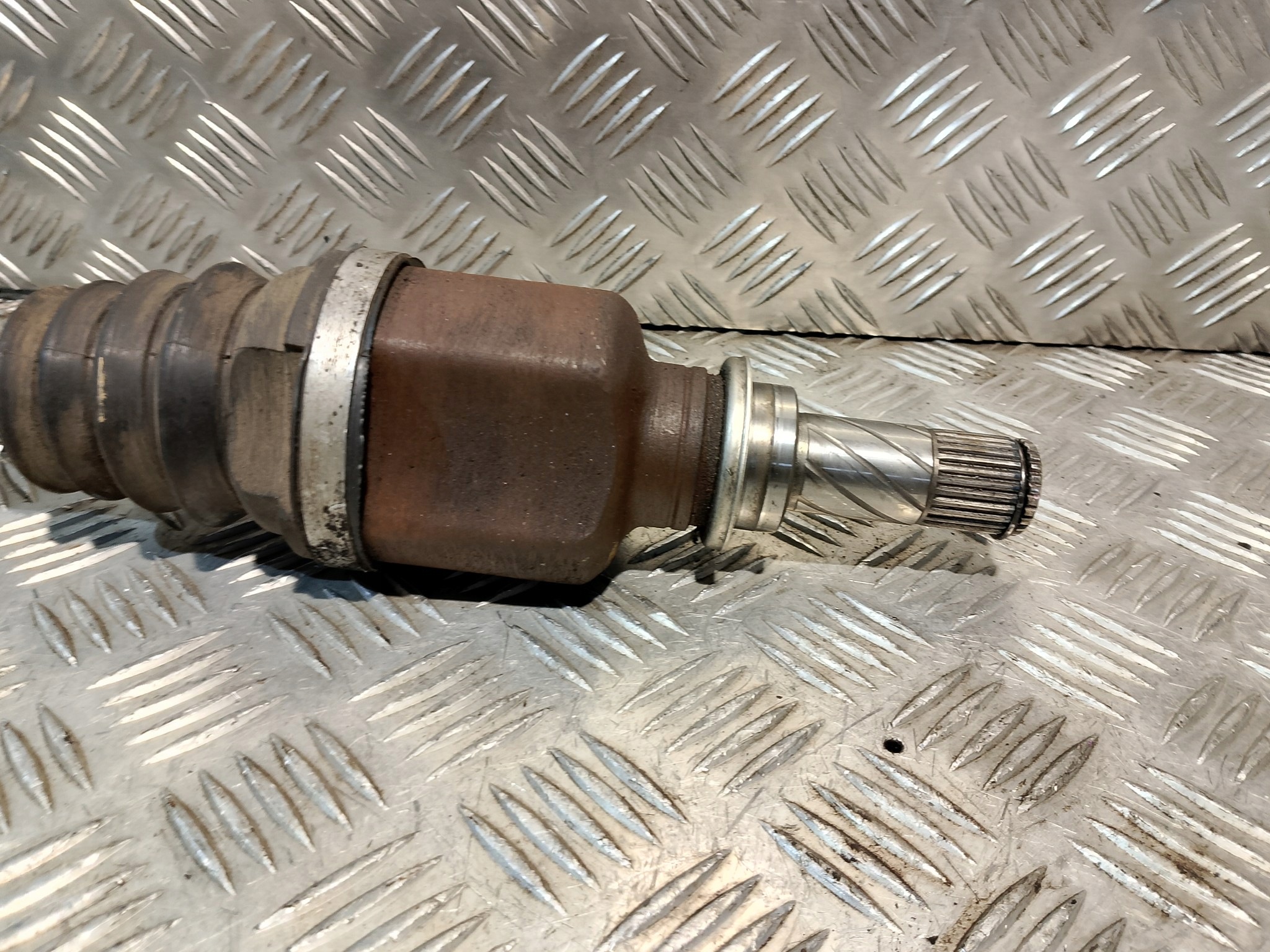 semi-axis left short. RENAULT CLIO III 3 1.5 DCI 8200499585