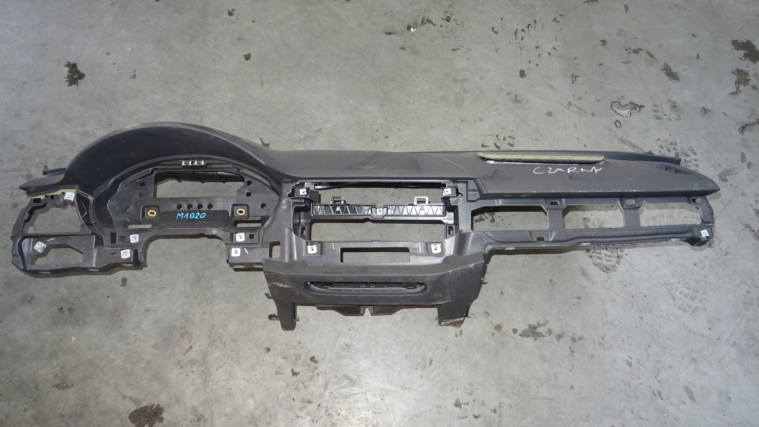 dashboard instrument panel Audi OE 8W1858041 NR M1020