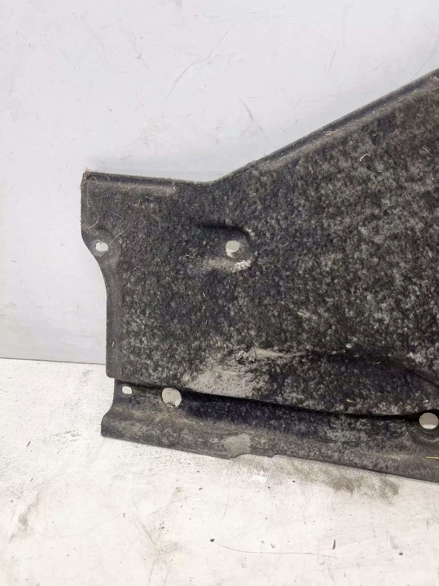 cover chassis left rear part AUDI A6 C8 4K0825215H 108/26