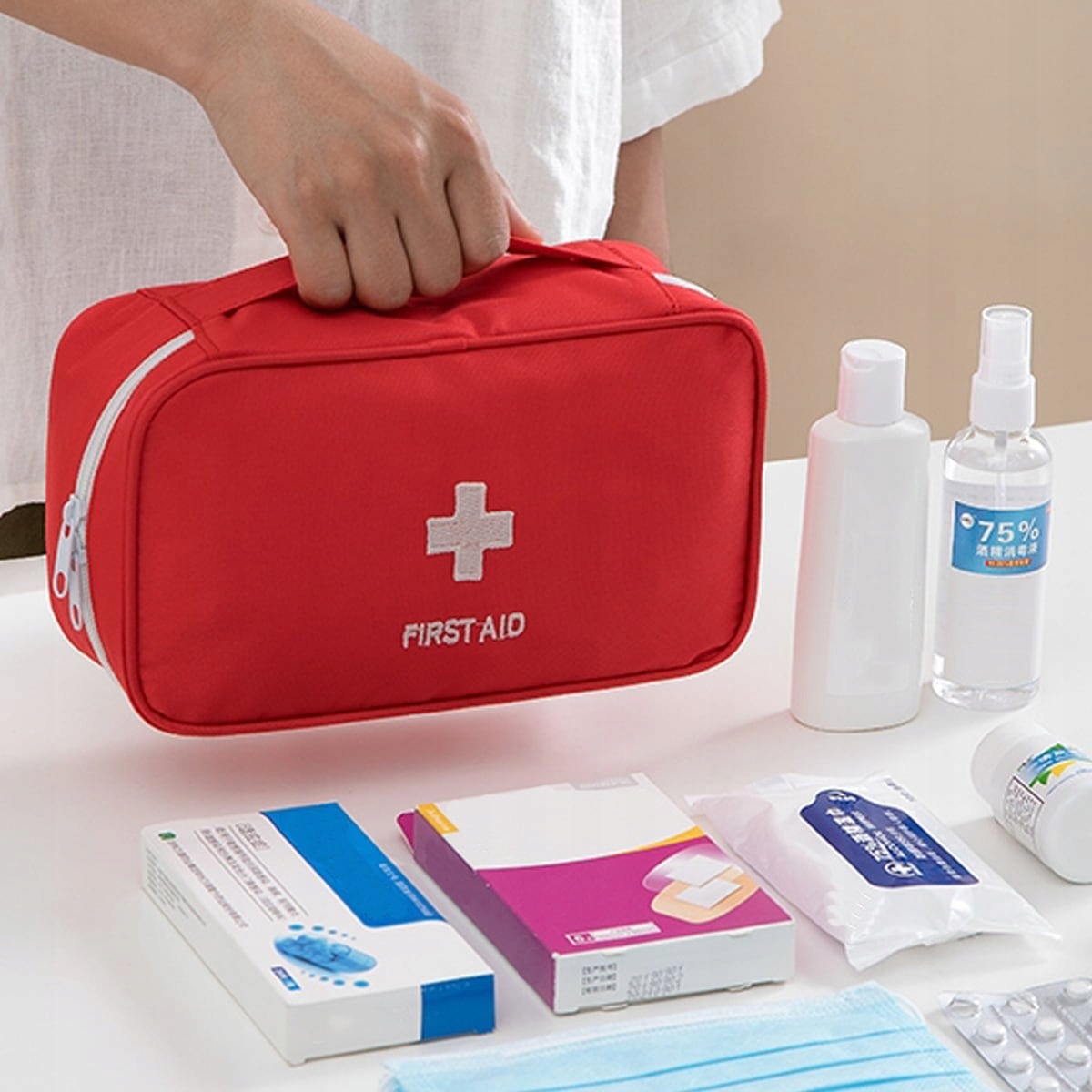 Organizer na leki Mini Apteczka podróżna domowa czerwona Waga 0.11 g