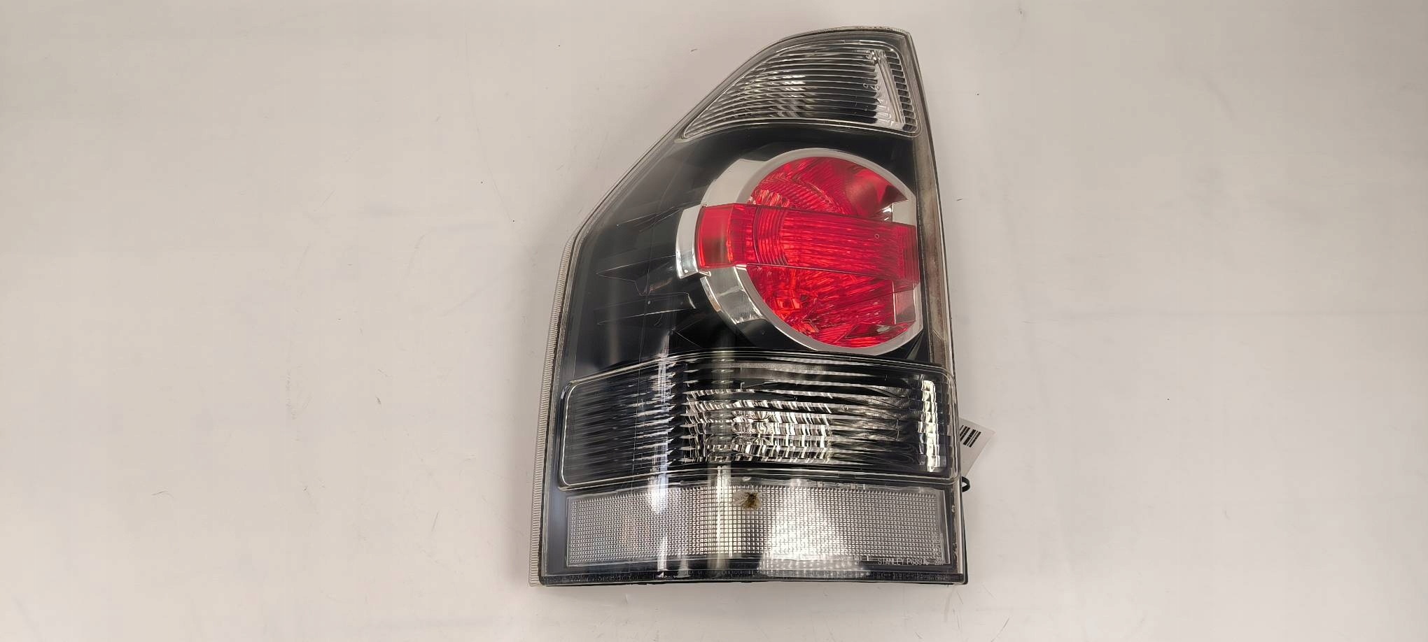 light left rear part MITSHUBISHI PAJERO IV