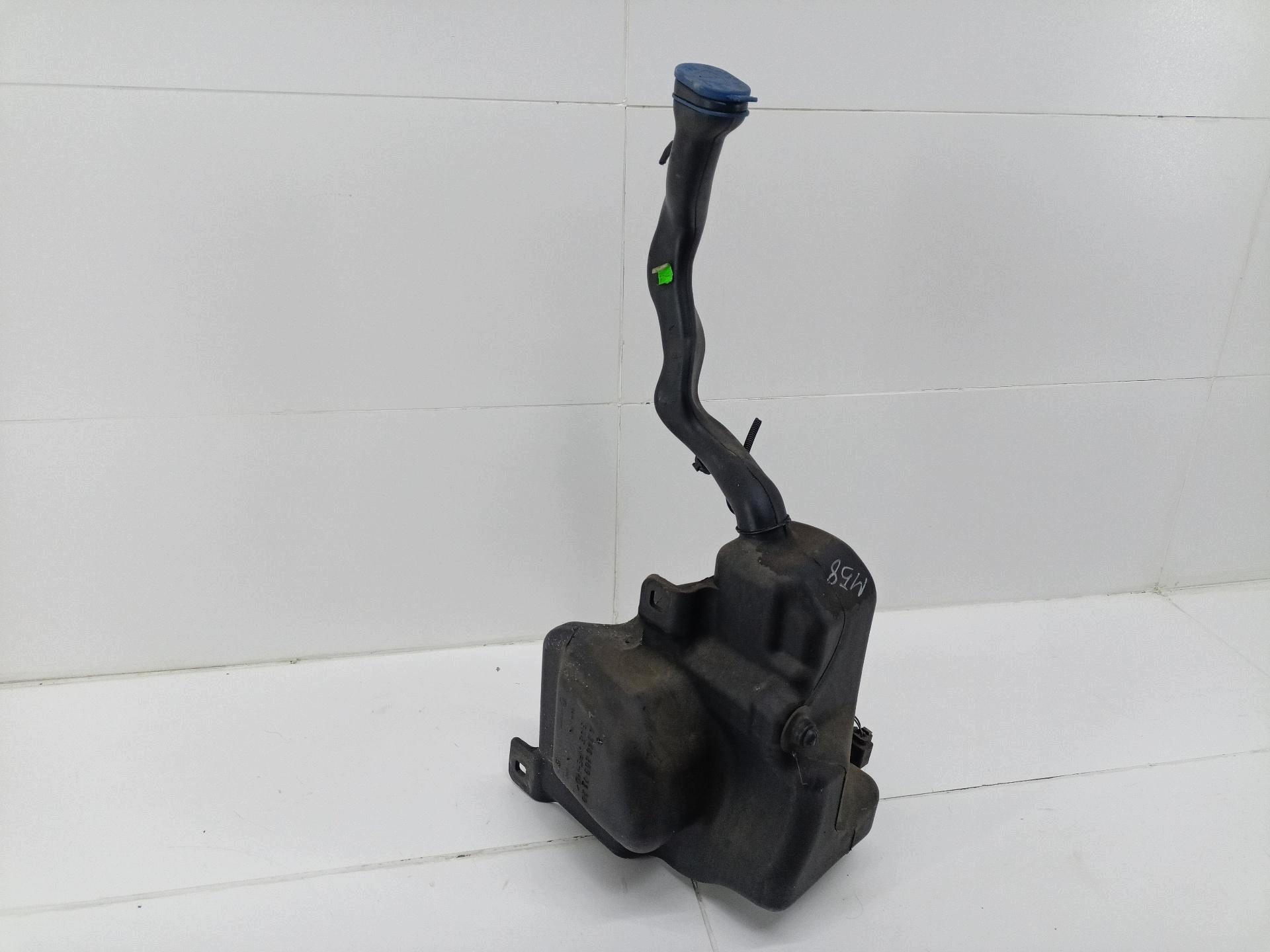 Behälter der Spritzdüse Mercedes-Benz B W246 2013 A2468601060