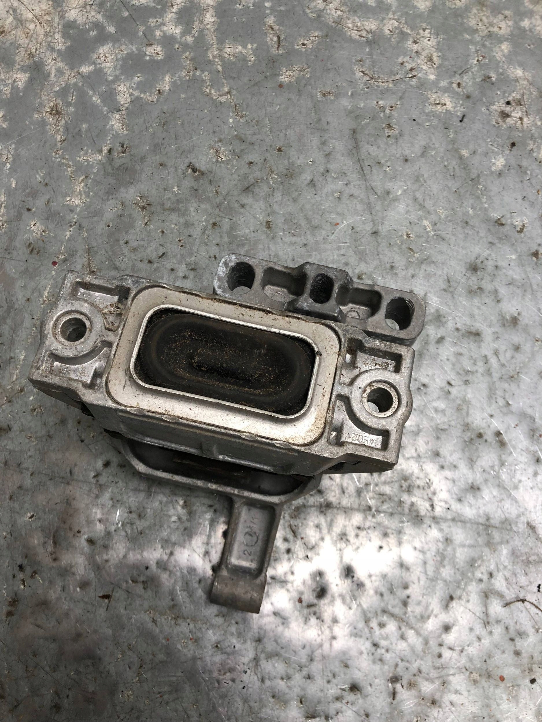 holder engine mount VW SKODA AUDI 5N0199262F