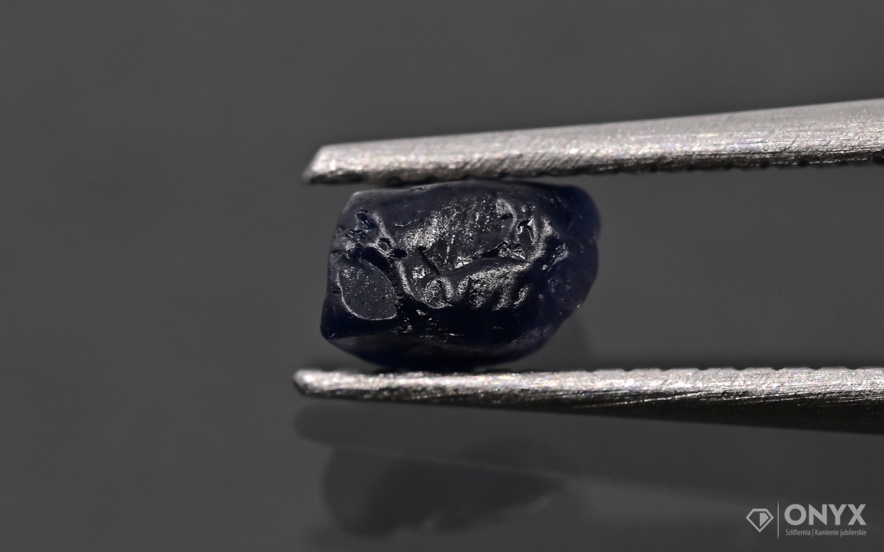 Safír modrý kus 4x3,5 mm