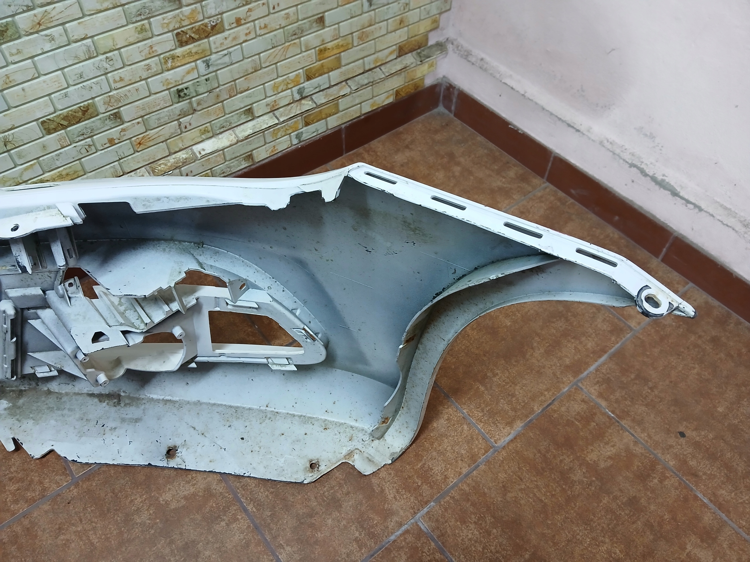 бампер передний решетка радиатора vw SCIROCCO 2008 - 2014
