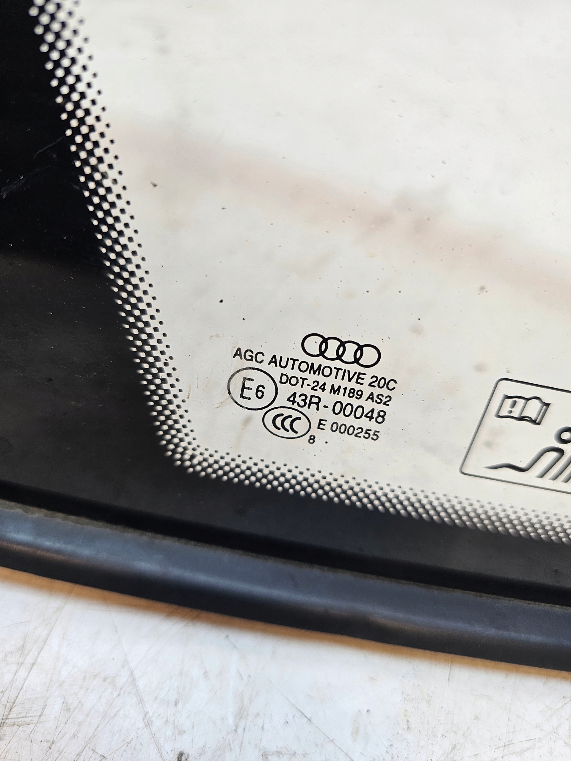 window bodywork AUDI Q5 8R left rear part 2008R