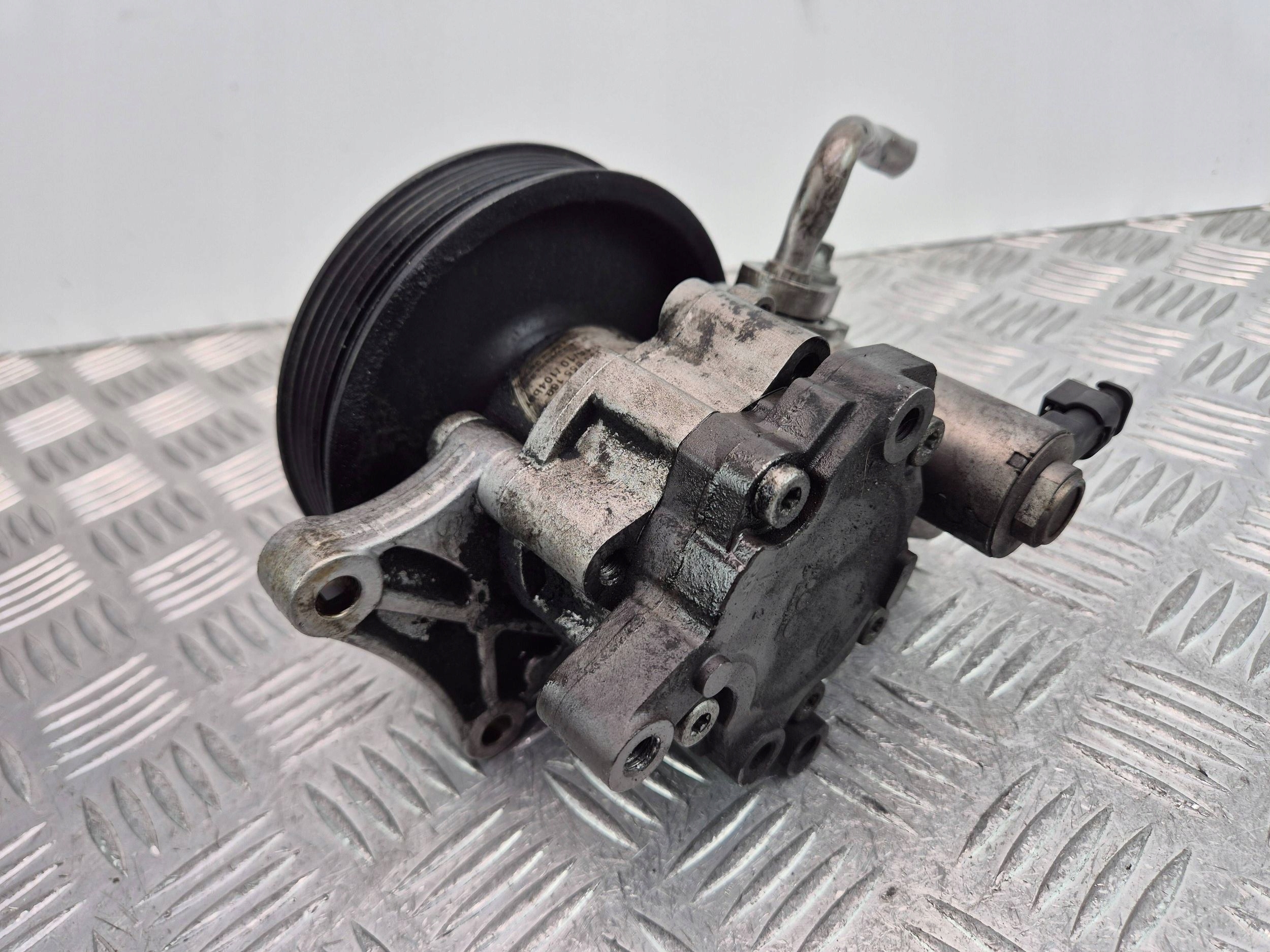 Mercedes E200 CGI W212 servo pump A0064667501