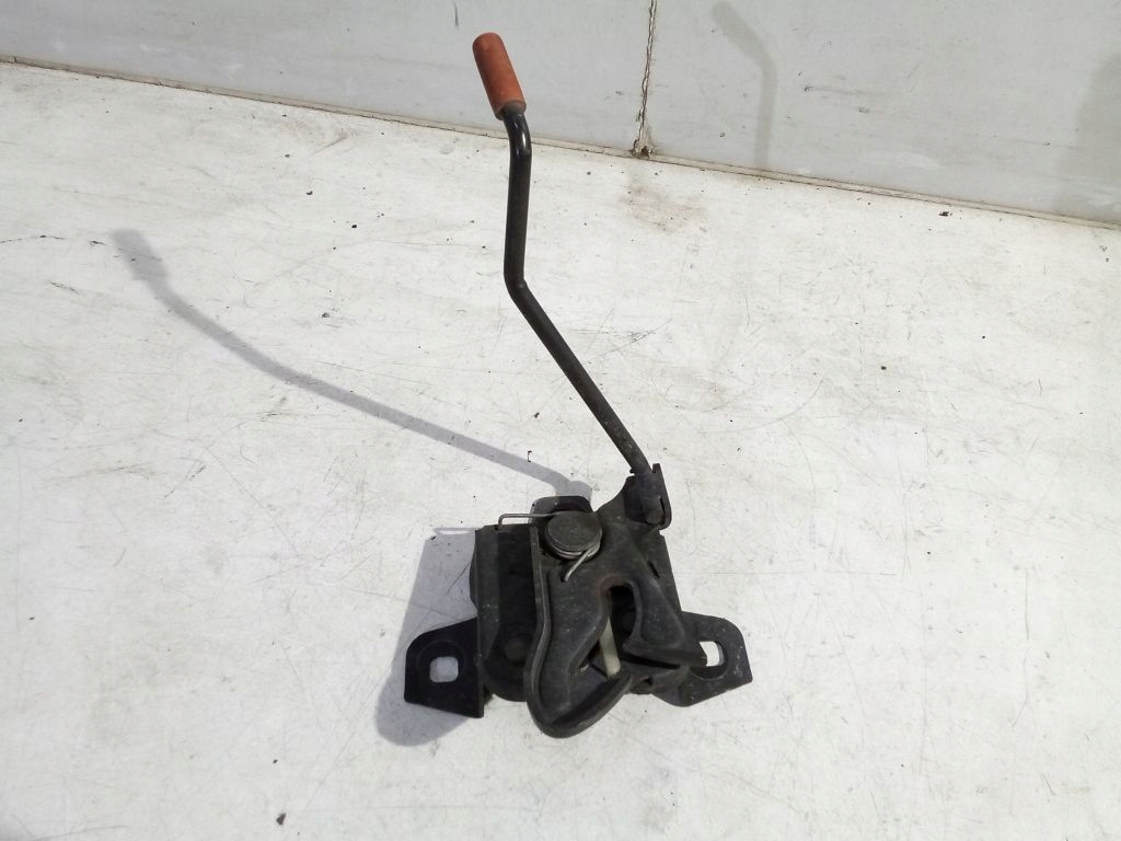 Lancia Ypsilon II замок трос капота