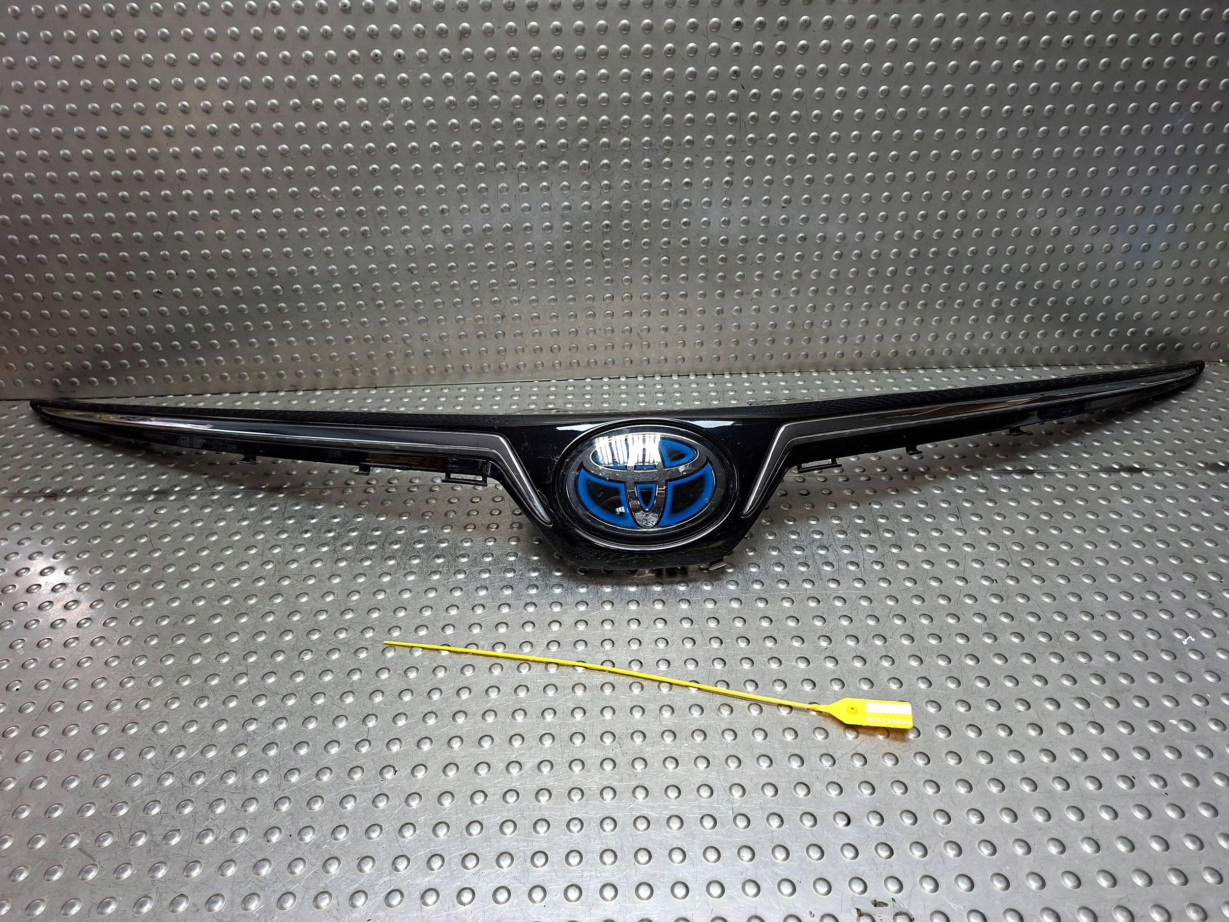 grille CHROM logo TOYOTA COROLLA E21 berline 19- 53114-02580