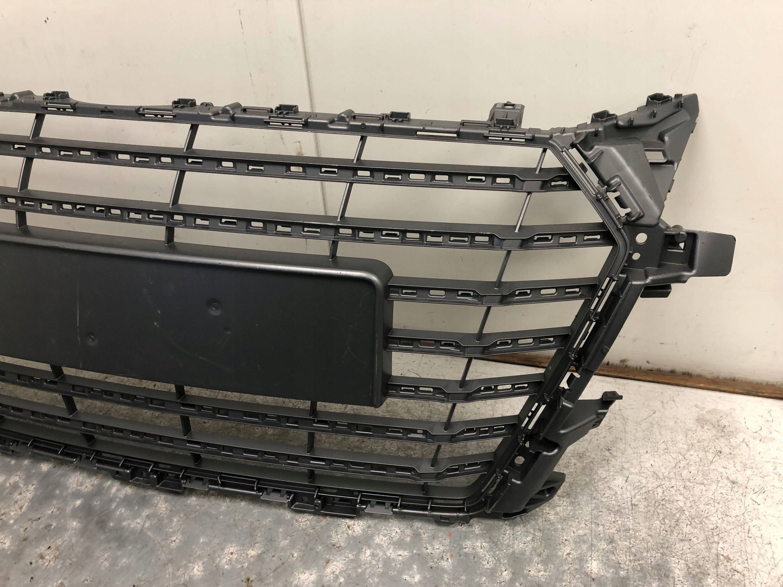 Grill Grill AUDI TTS MK3 8S0853651A