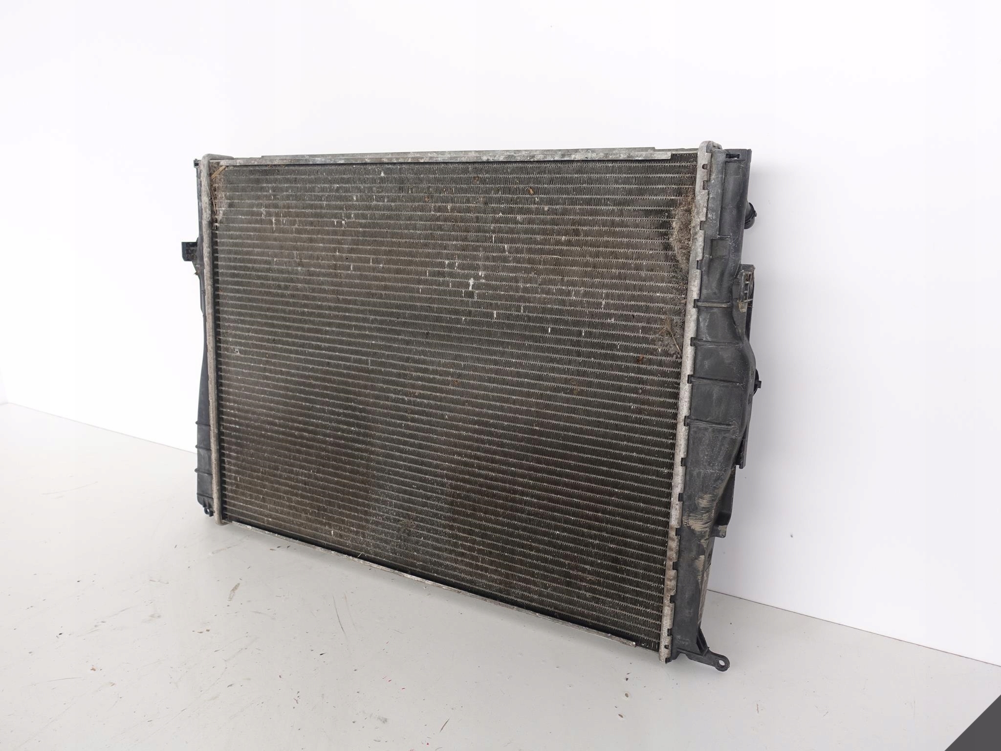 BMW E81 E82 E84 E87 E88 E89 E90 E91 E92 E93 Kühler Wasserkühler 7542199