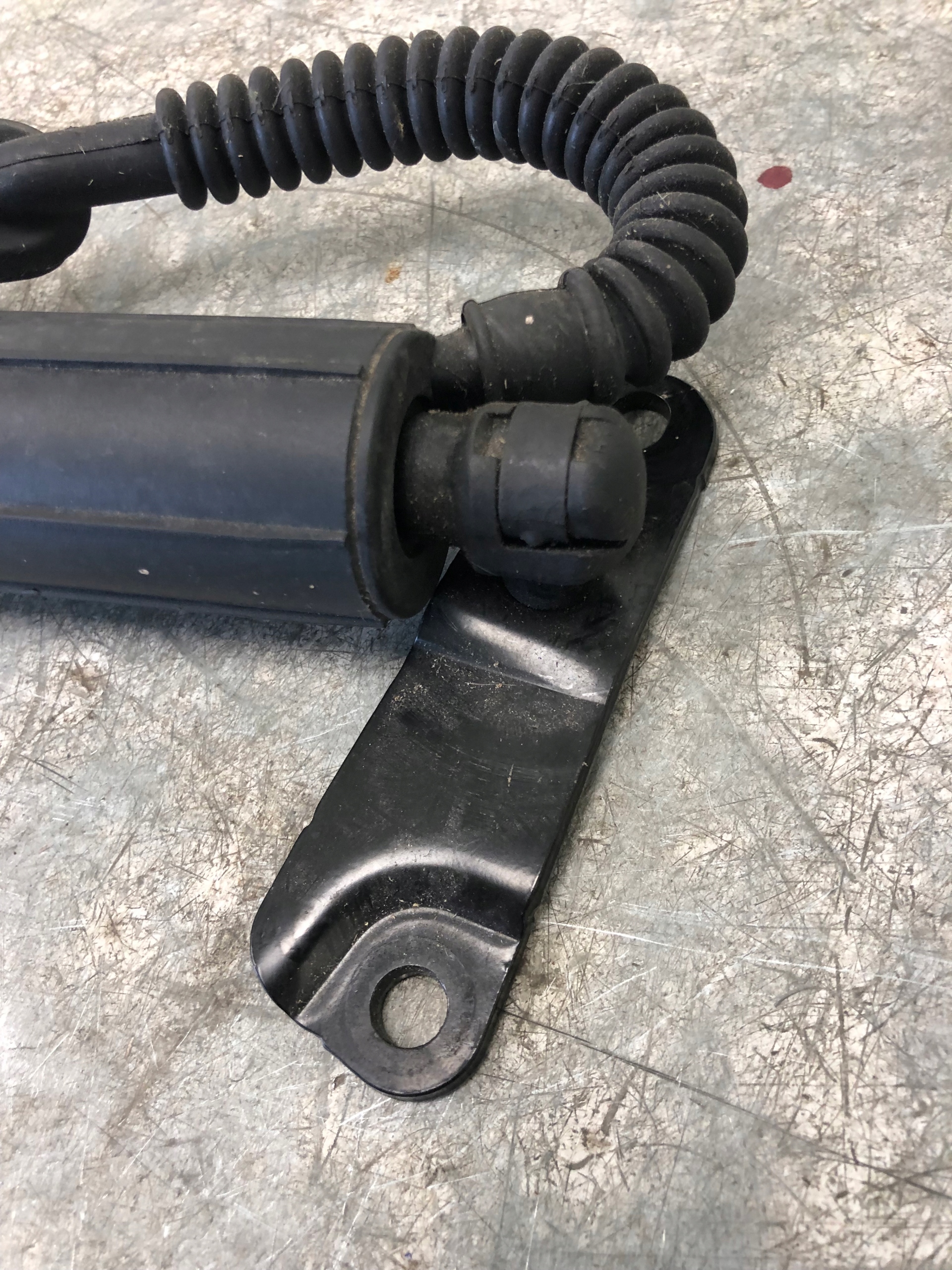 damper bonnet boot left rear part BMW X3 7287805