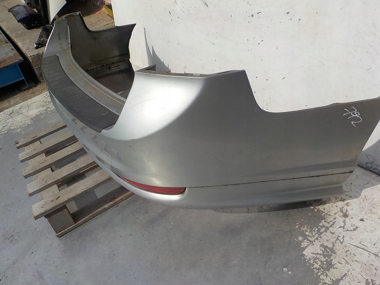 792 VOLVO V50 LIFT R-design bumper rear part rear