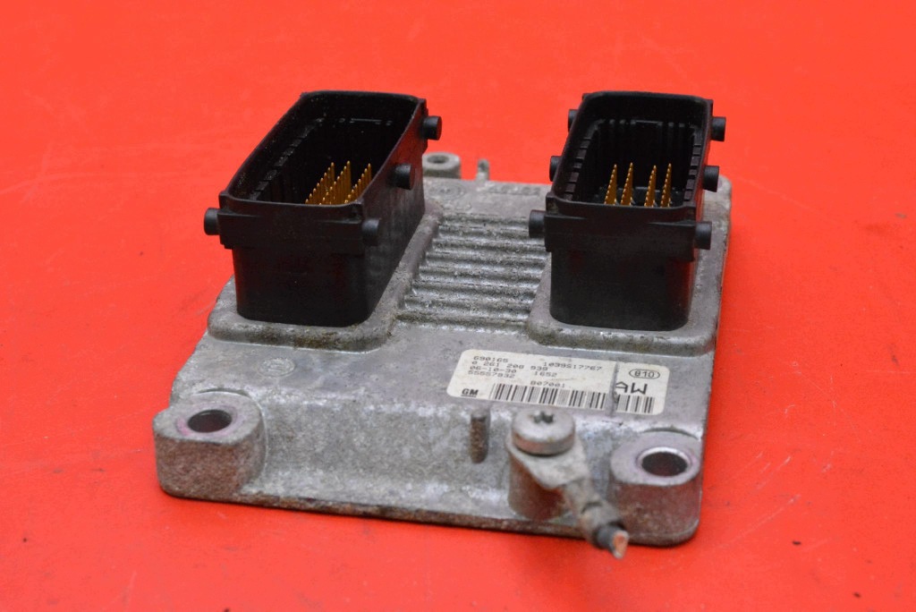 control unit computer of the engine 55557932 OPEL CORSA D 1.0 12V 60 KM 06-11