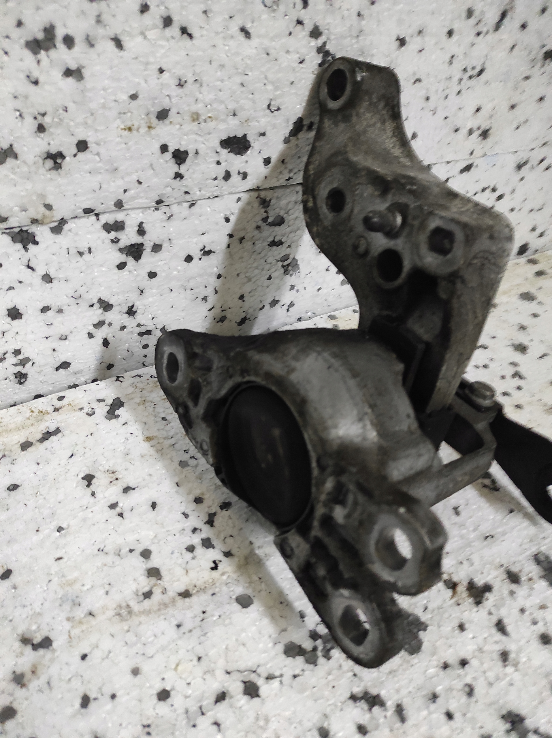 holder engine mount RENAULT TRAFIC III 1.6DCI 112101360R