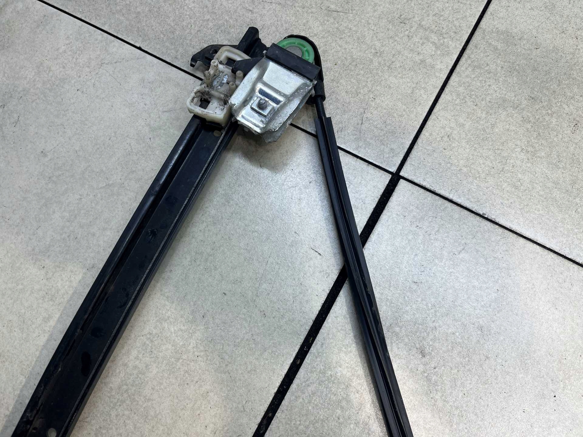 window regulator right rear part GALAXY 1.9 TDI FL TR37M3959812