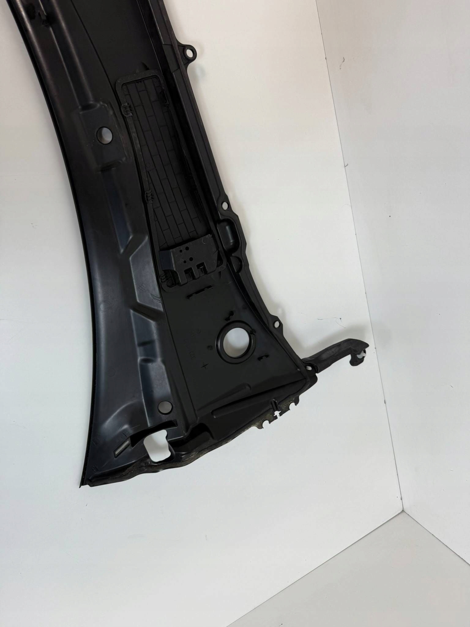 Volvo V60 II torpedo front 31479548
