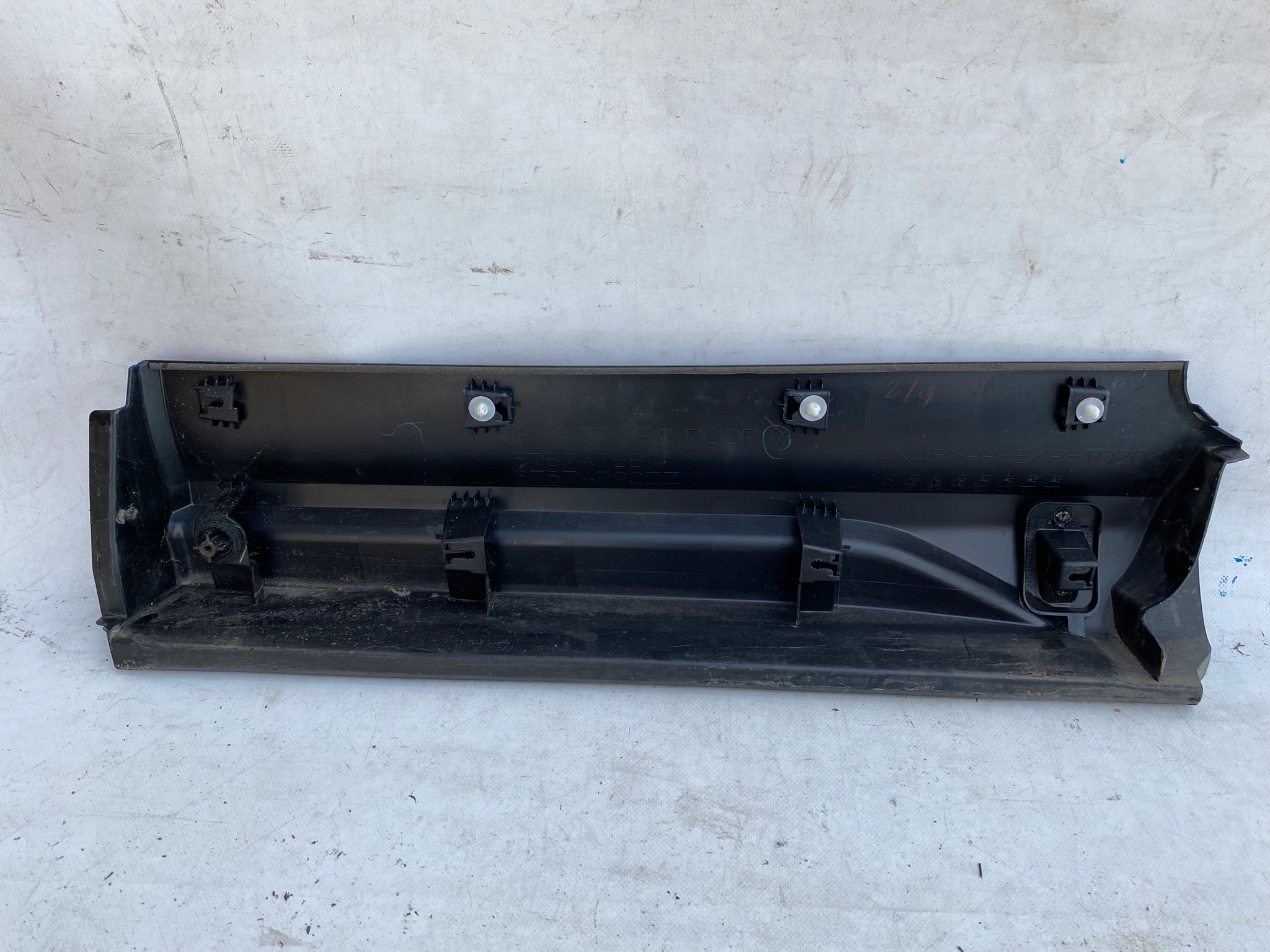 MITSUBISHI ECLIPSE CROSS 21- moulding door right rear part