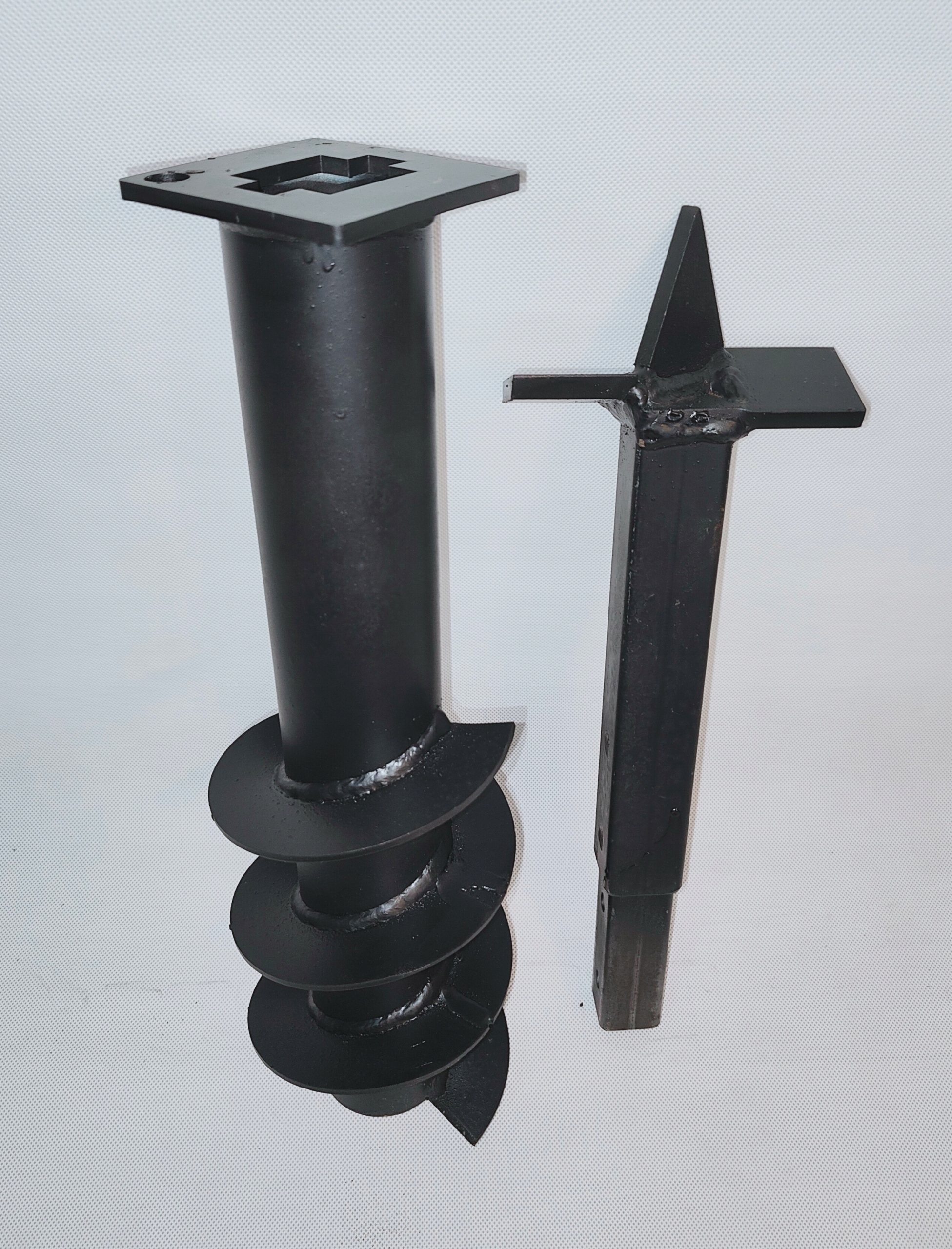 Vrták hlemýžď 125 mm s motýlkovým vrtákem 125 mm na žerdi 35 mm x 35 mm.