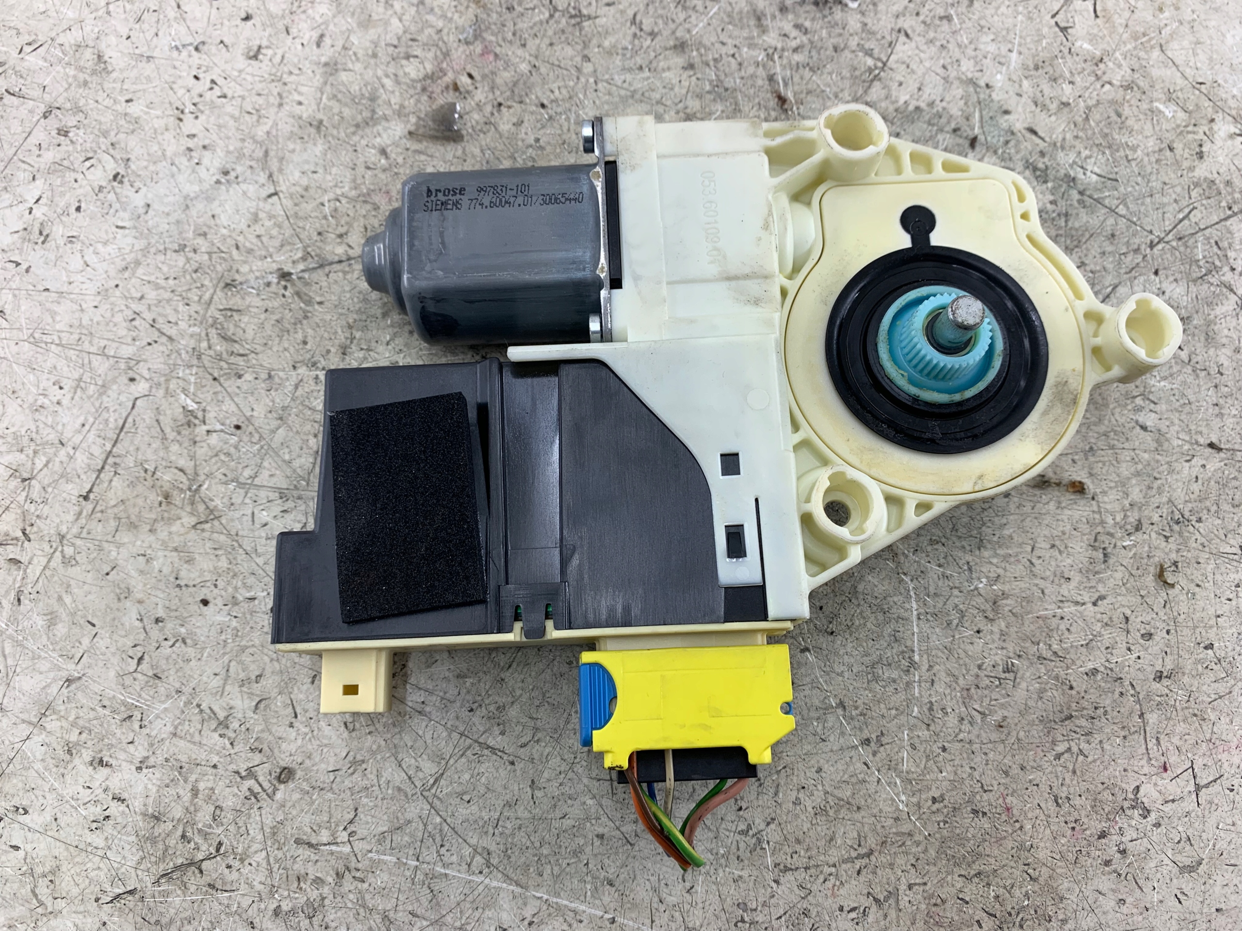 CITROEN C4 and mini motor windows right front 9647442180
