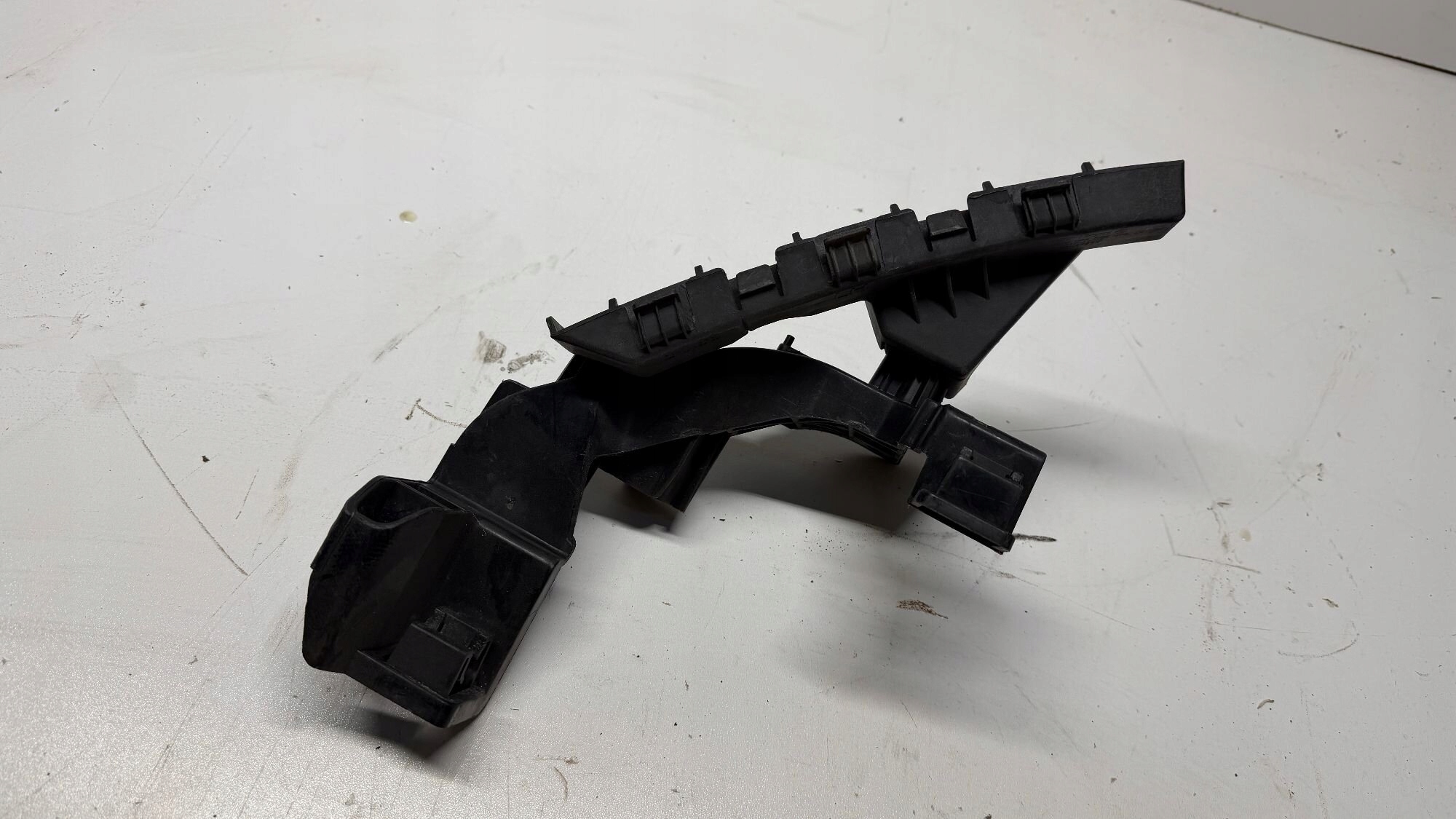 KIA CEED II OKULAR console bumper bracket supports of the front left 86517-A2000