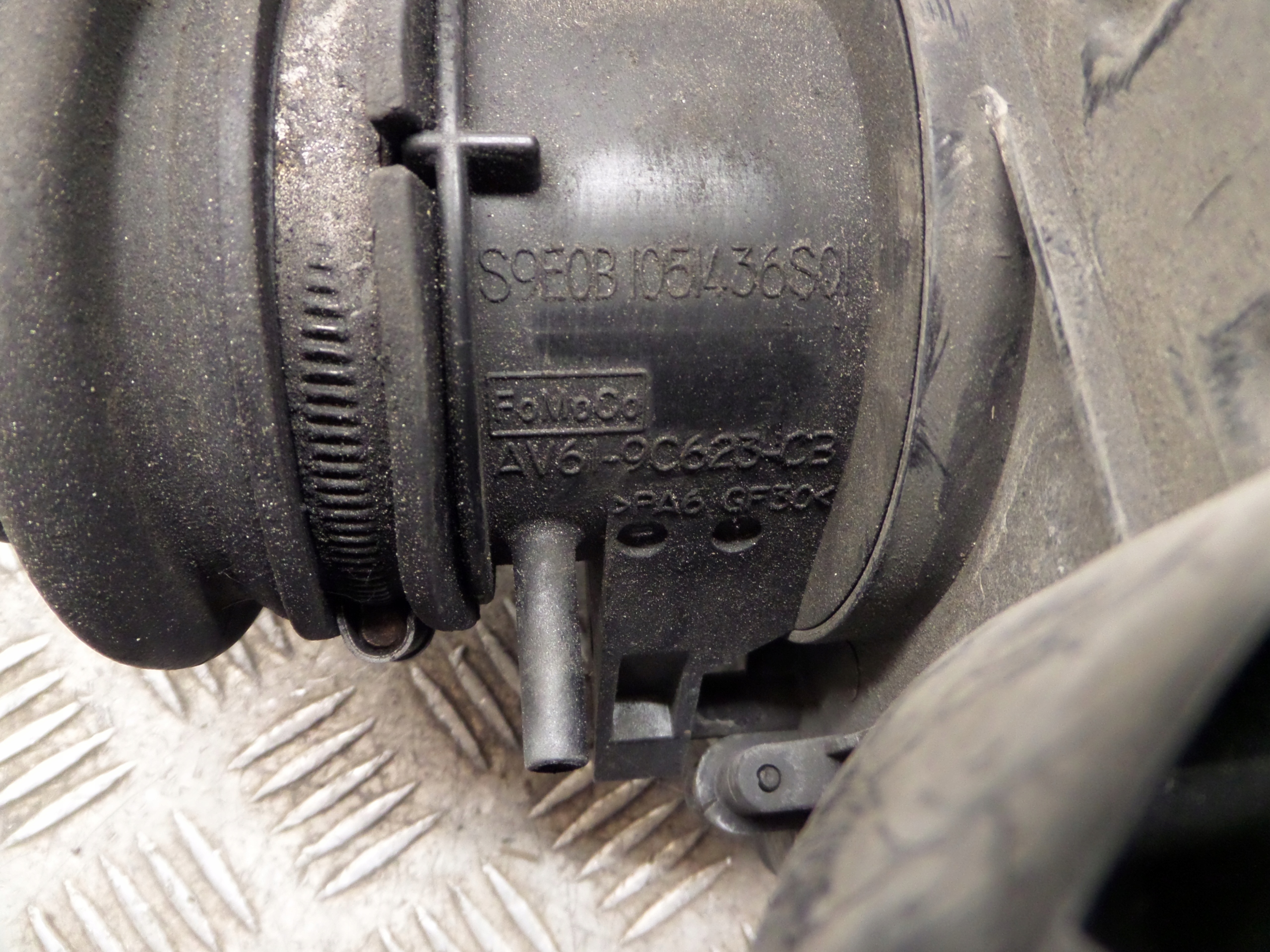 FORD OE BV61-9C679-CA intake air cover