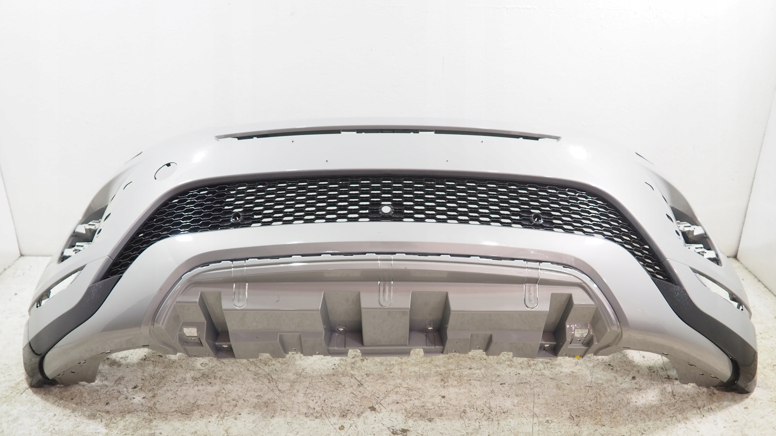 Range Rover Evoque II R Dynamic bumper front front K8D2-17F775-BD