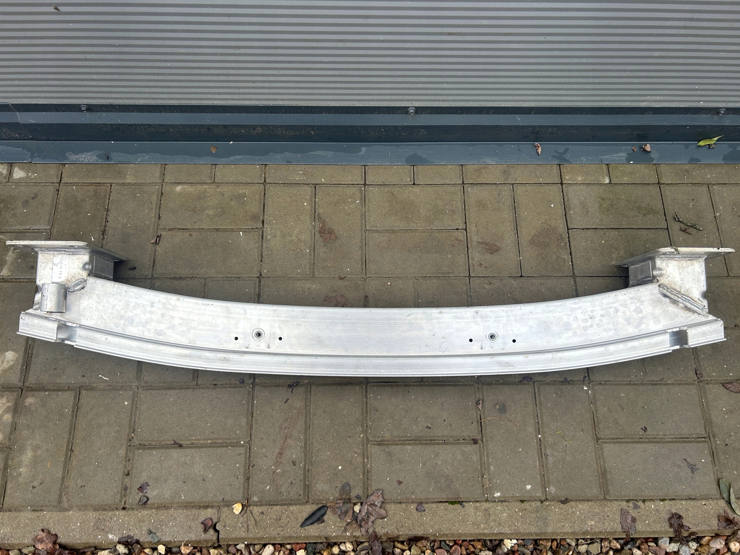 Porsche Taycan bumper support rear part 9J1803184C