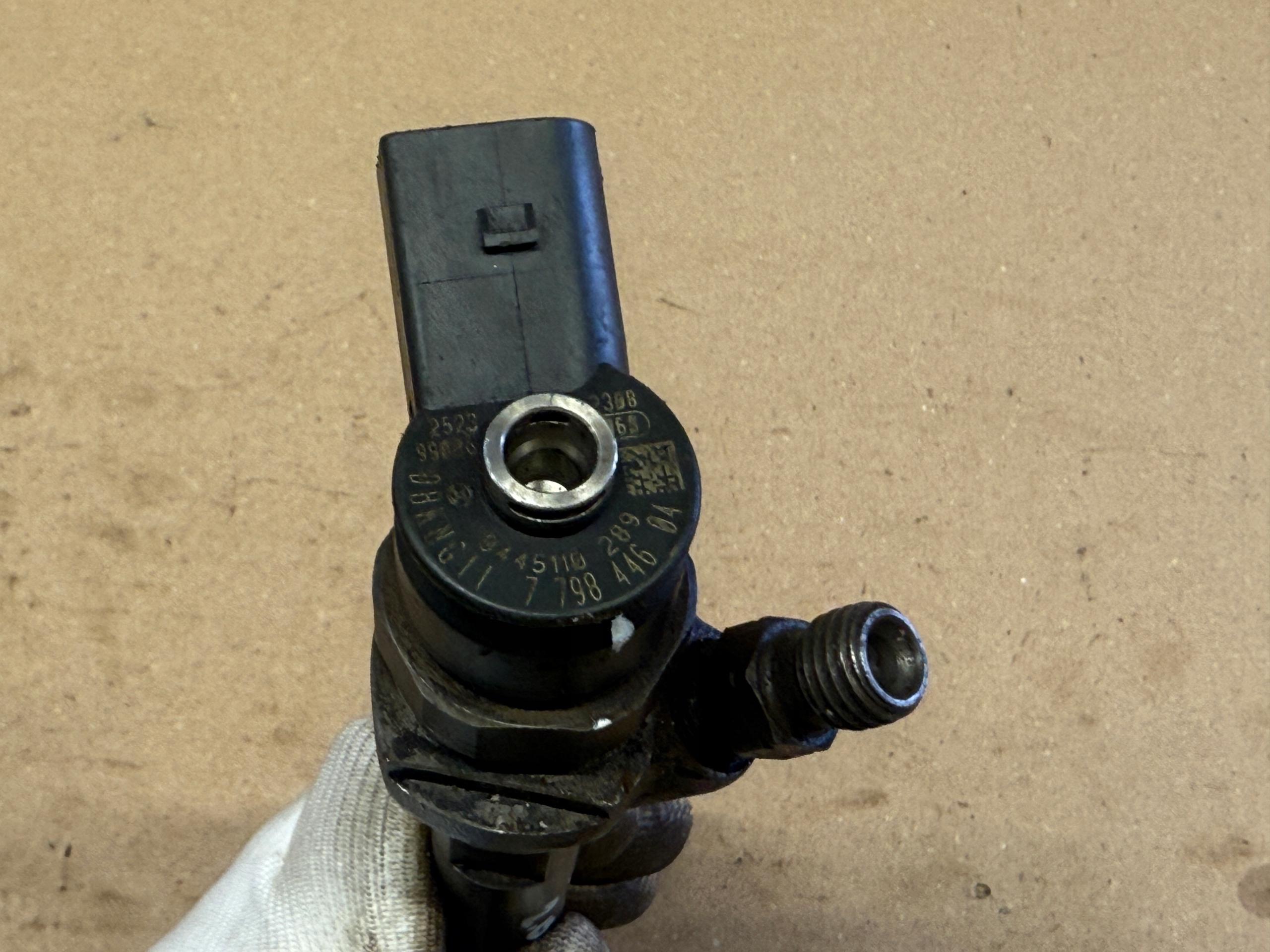BMW E90 E91 E87 2.0D N47 nozzle injector 7798446