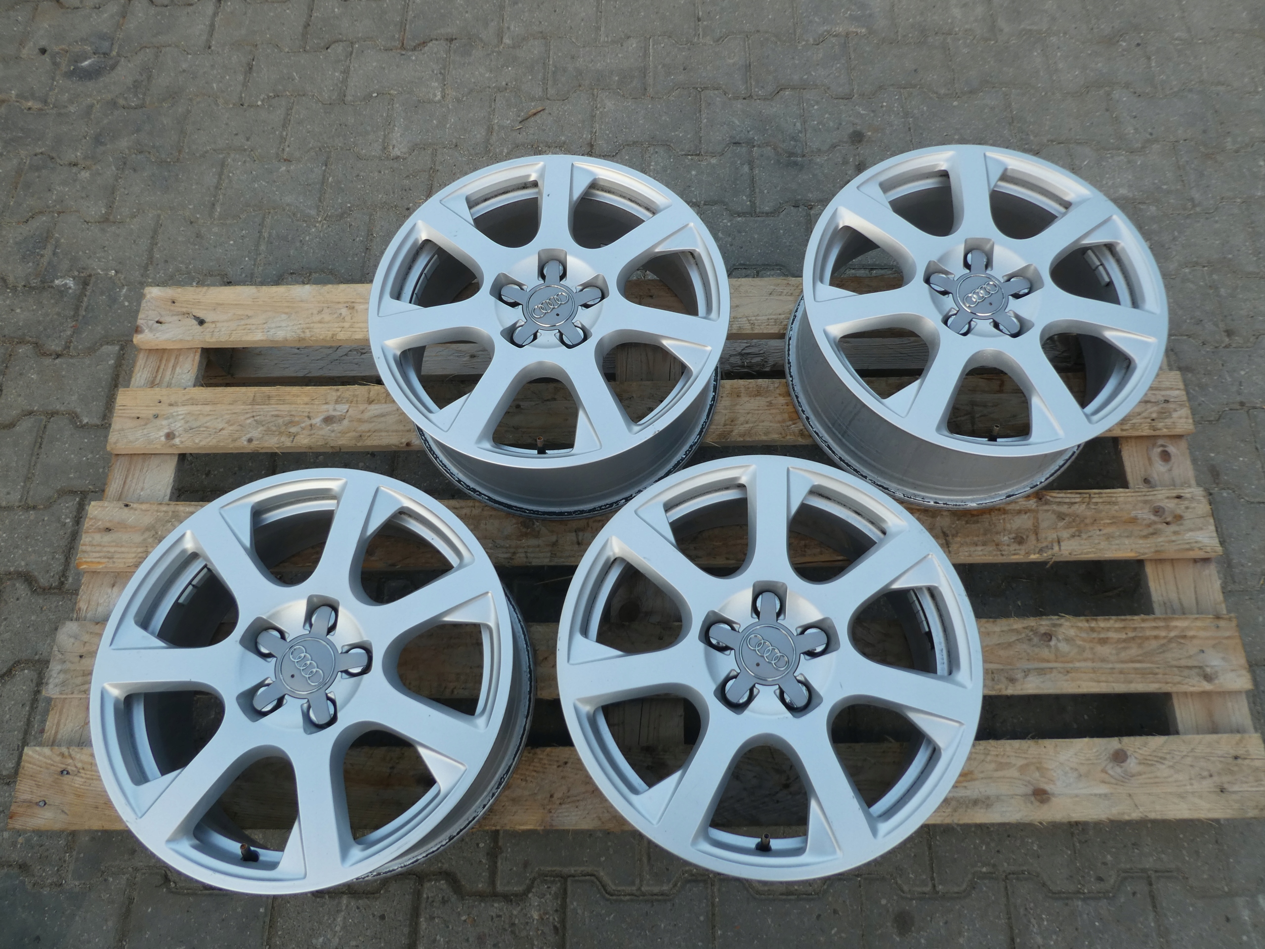 4X ALU discs AUDI 5X112 ET37 17 8R0601025E