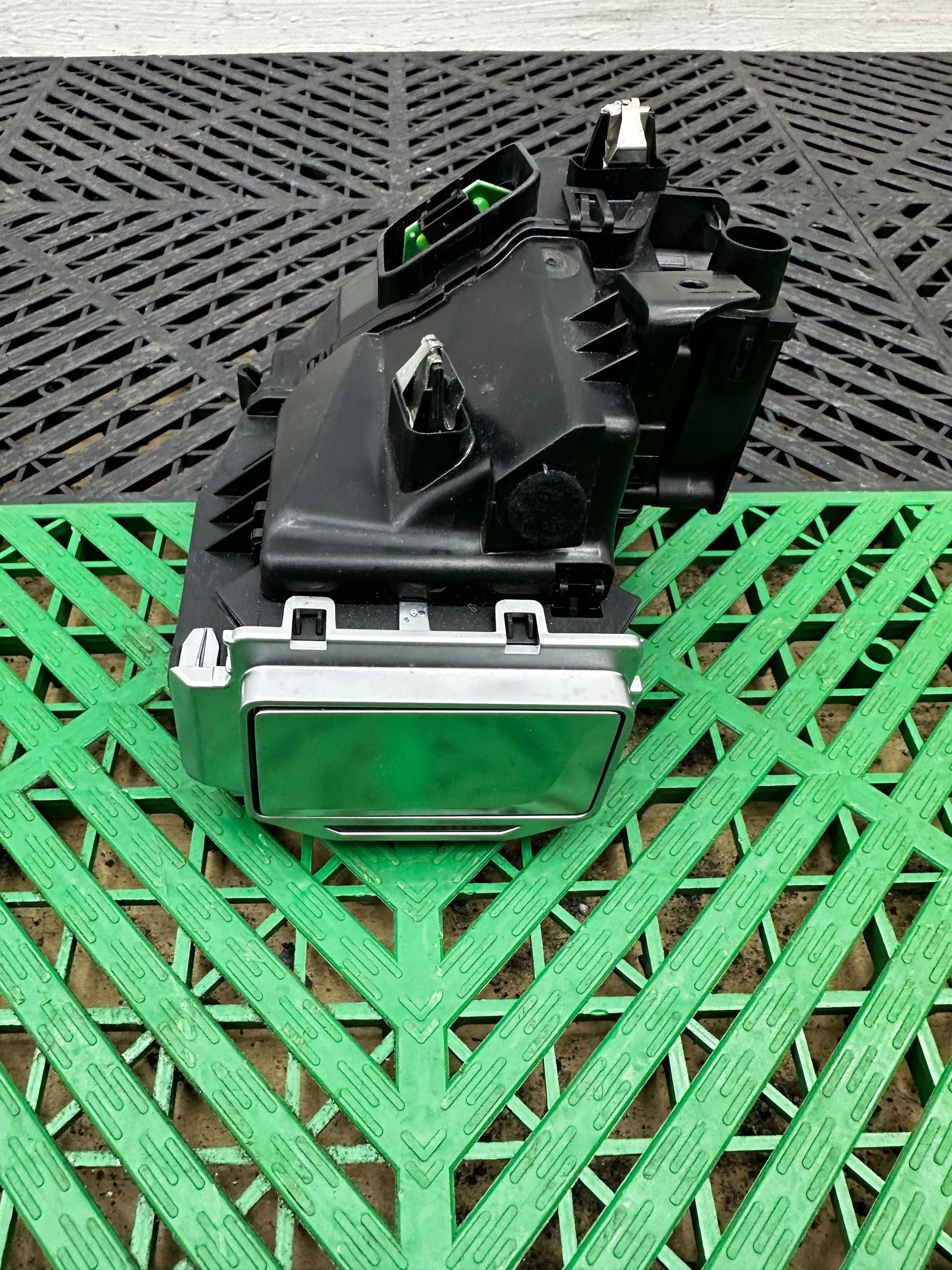 Inna parte del … interna BMW X6 G06 9483929
