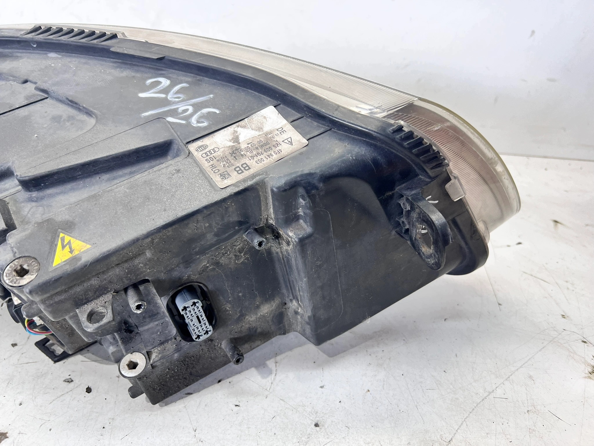 REFLEKTOR light left front AUDI A6 C6 BI-XENON 4F0941003BB 26/26