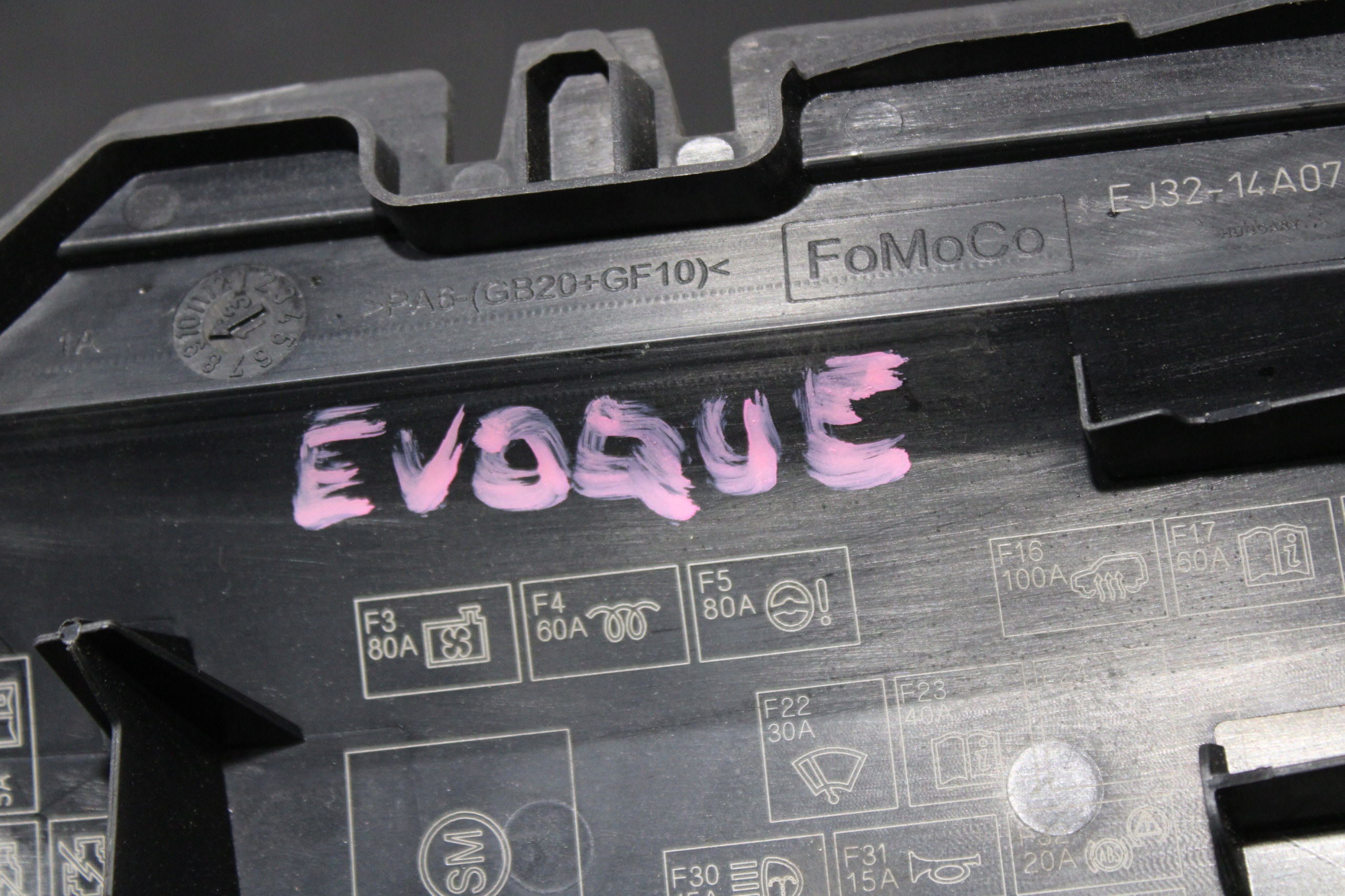 dekl obal obalu pojistek EVOQUE L538 EJ32-14A076-CA