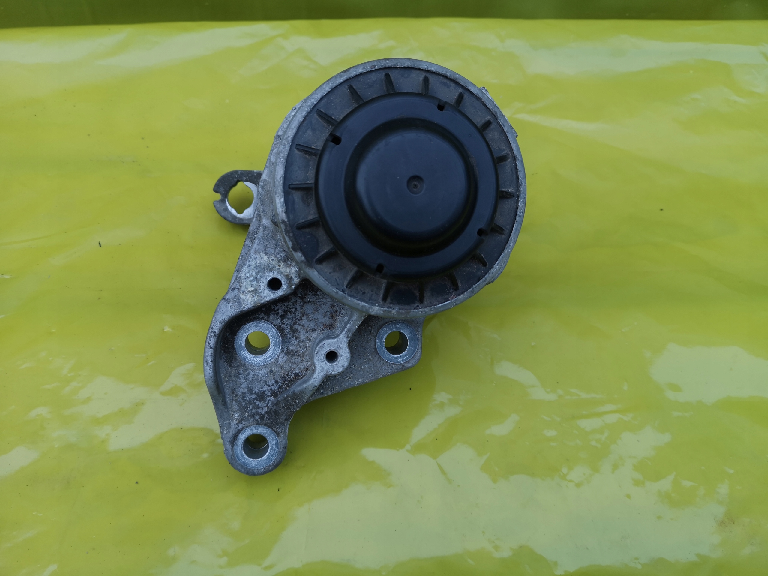 FORD MONDEO MK5 14- лапа подушка Двигателя 2.0